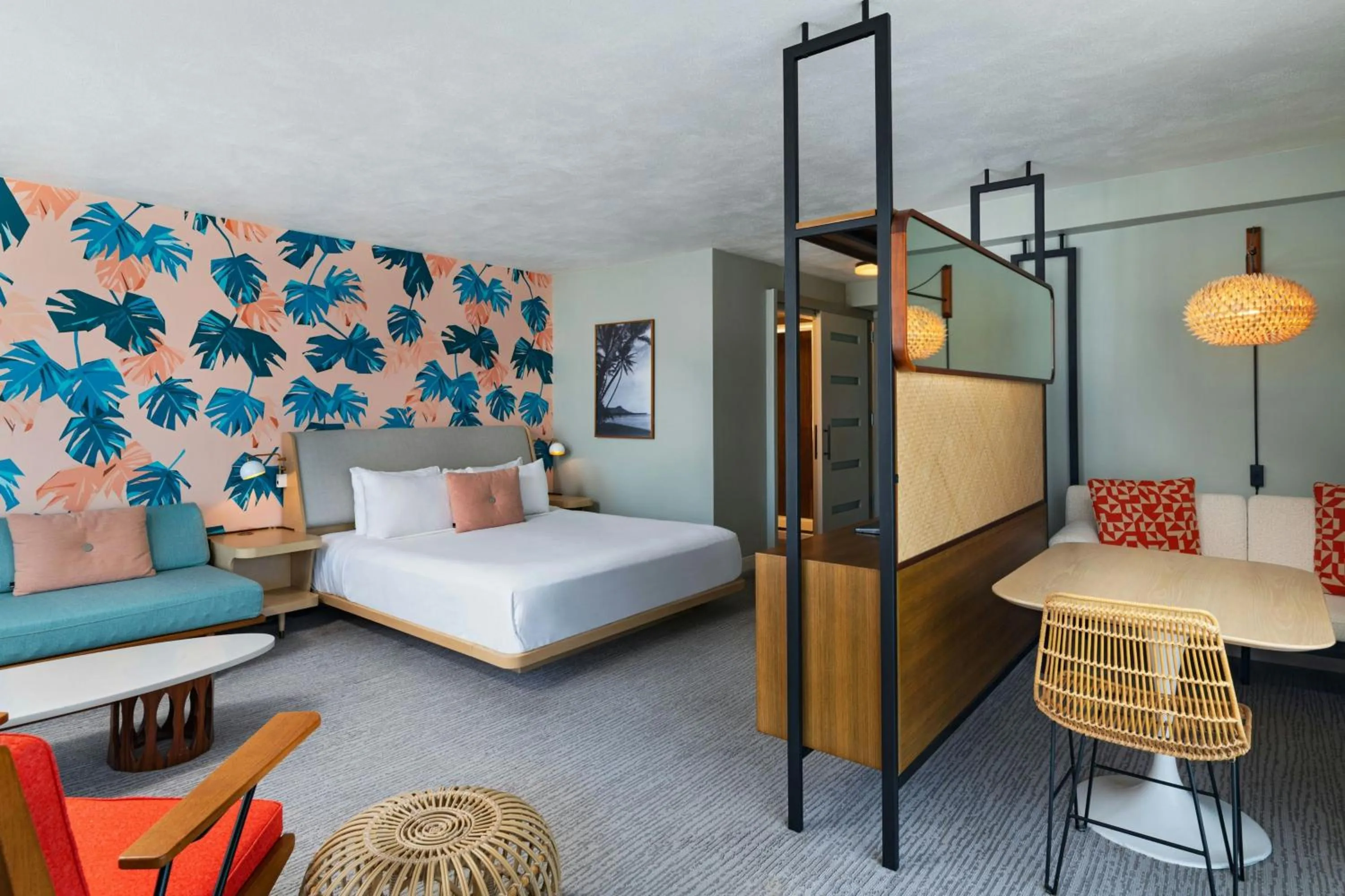 Premium Corner Suite with One King Bed and Twin Daybed in The Laylow Waikiki, Autograph Collection