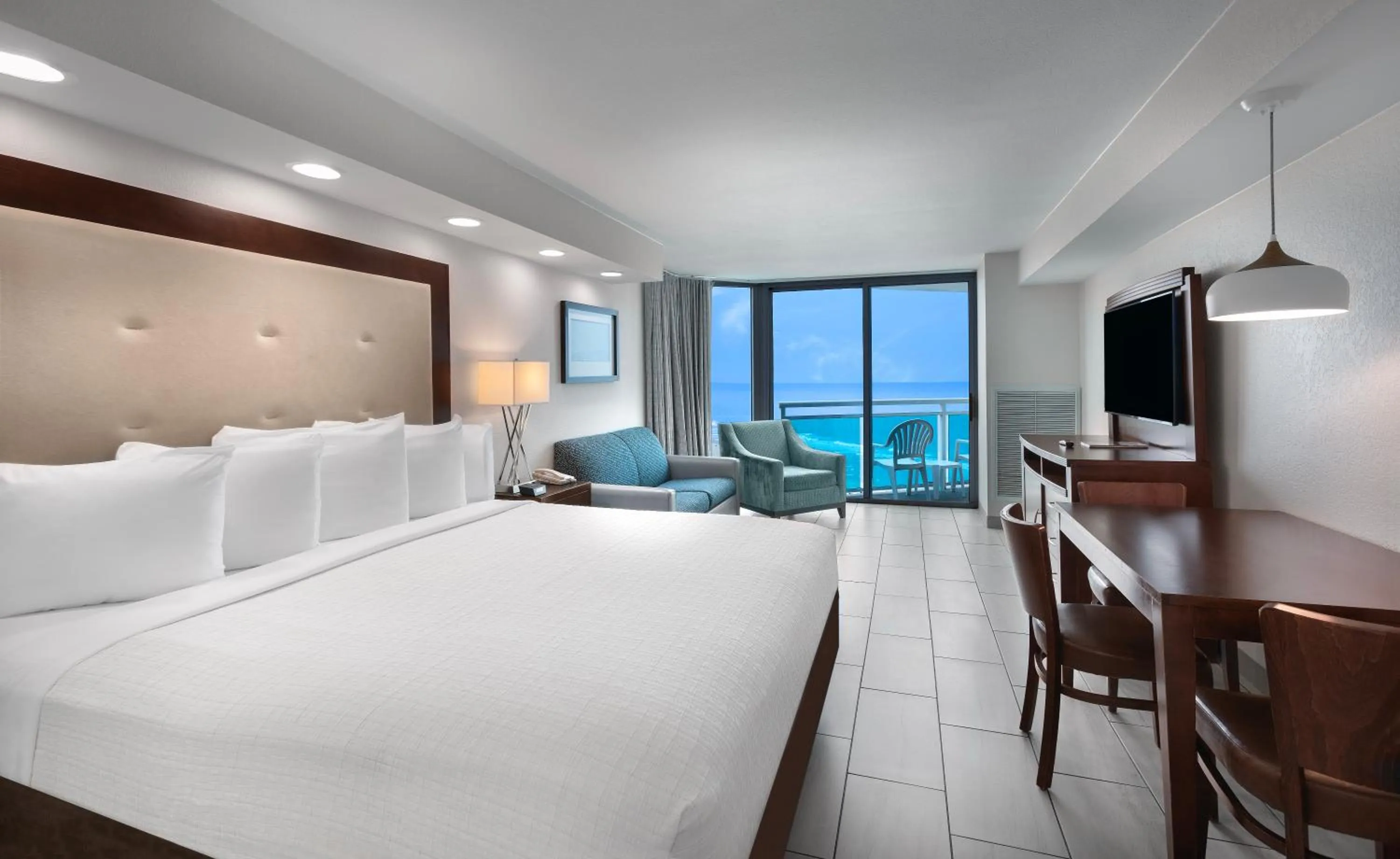 Suite with Balcony in Captain's Quarters Resort