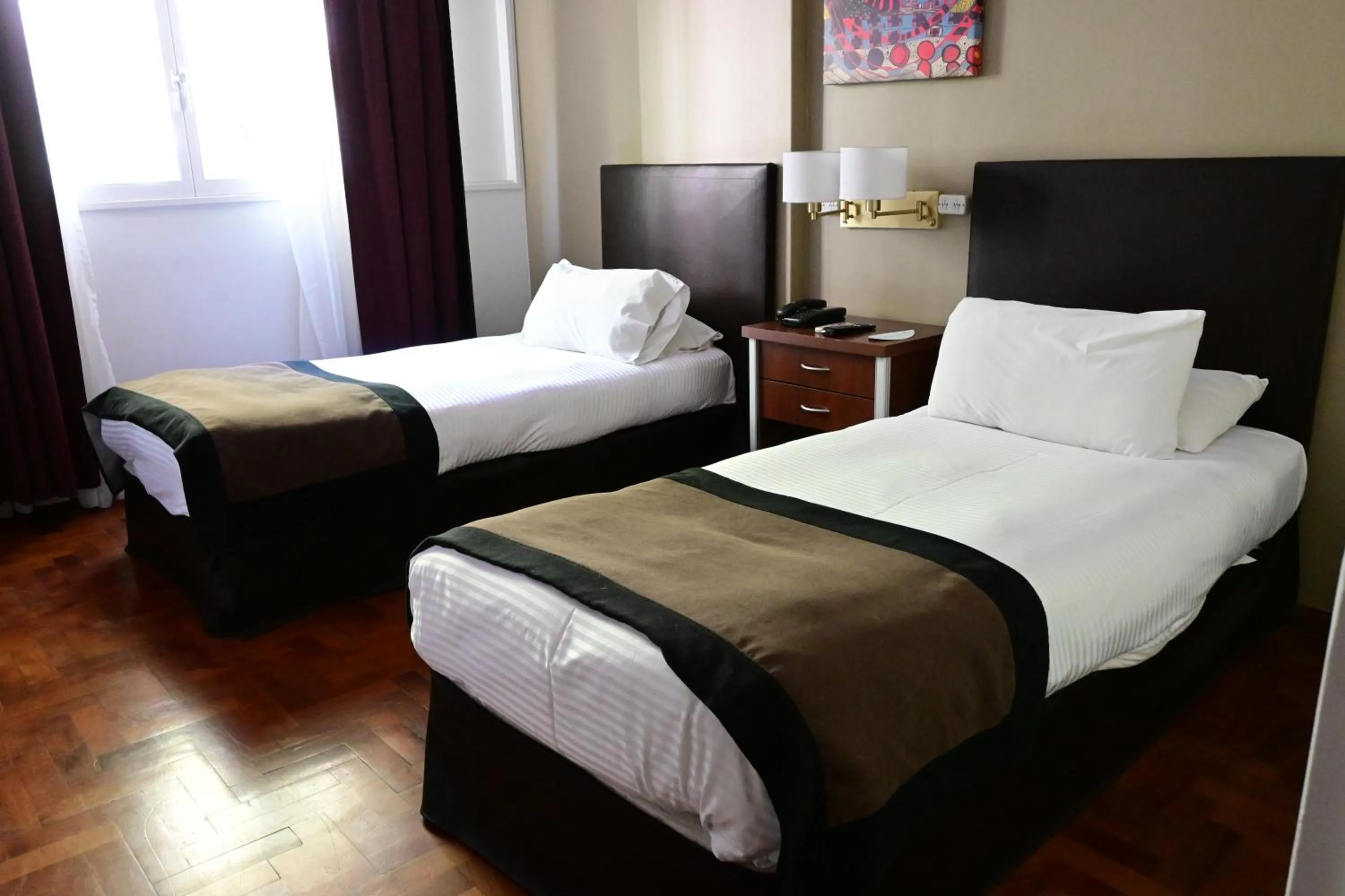 Classic Twin Room in Hotel Mendoza