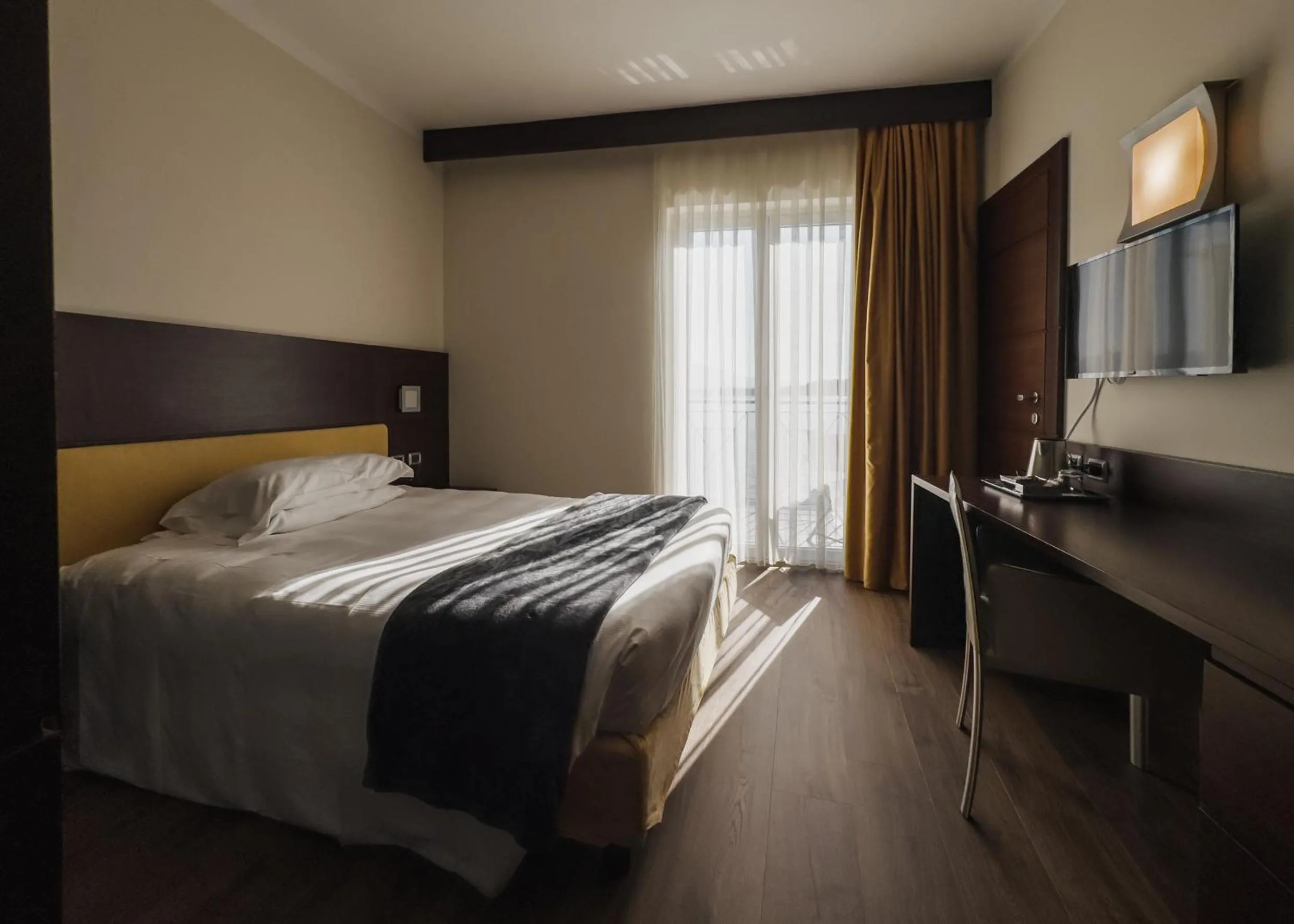 Single Room with Lake View - single occupancy in Hotel Bel Sit