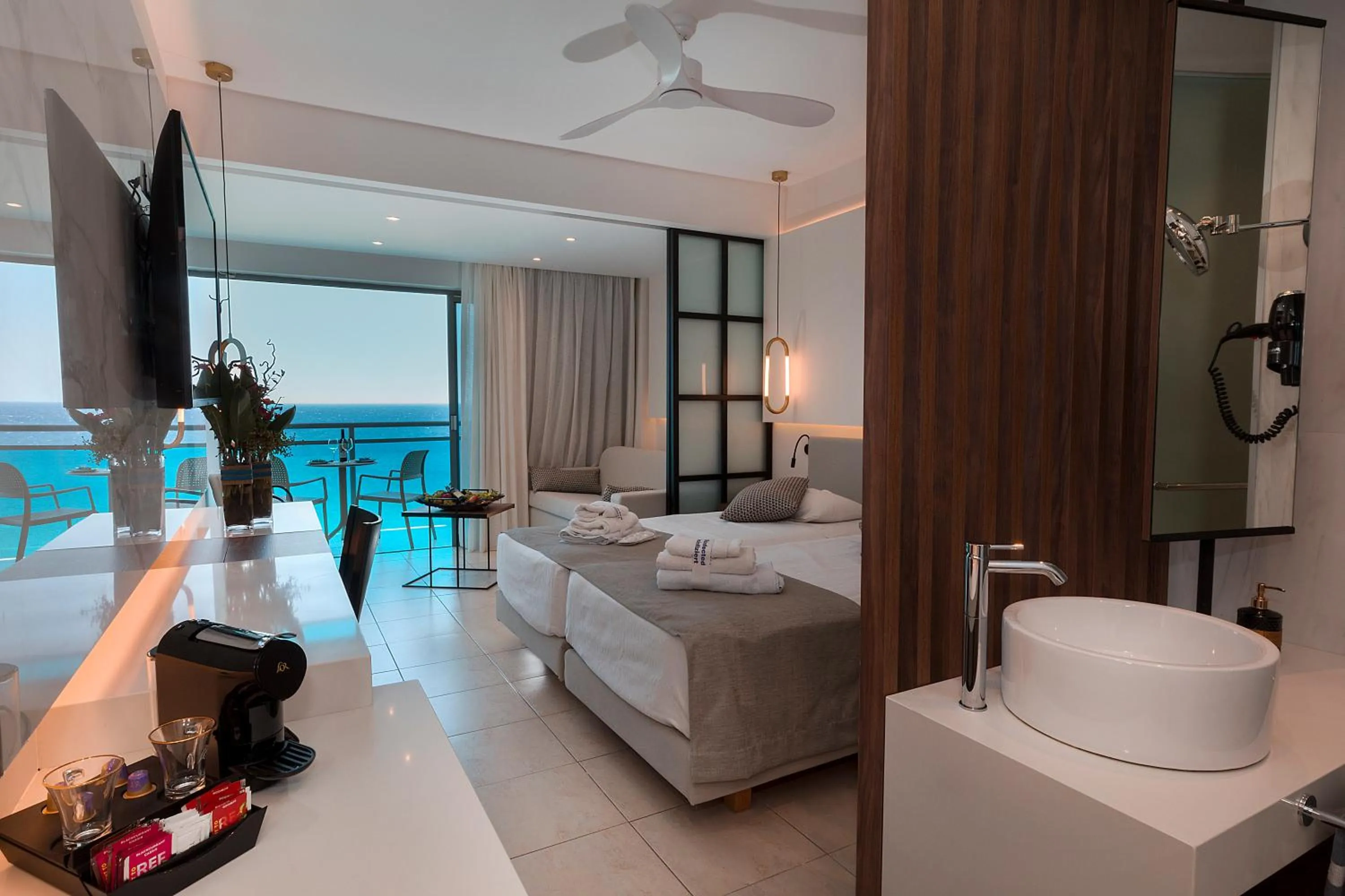 Deluxe Double or Twin Room with Sea View in Calypso Beach