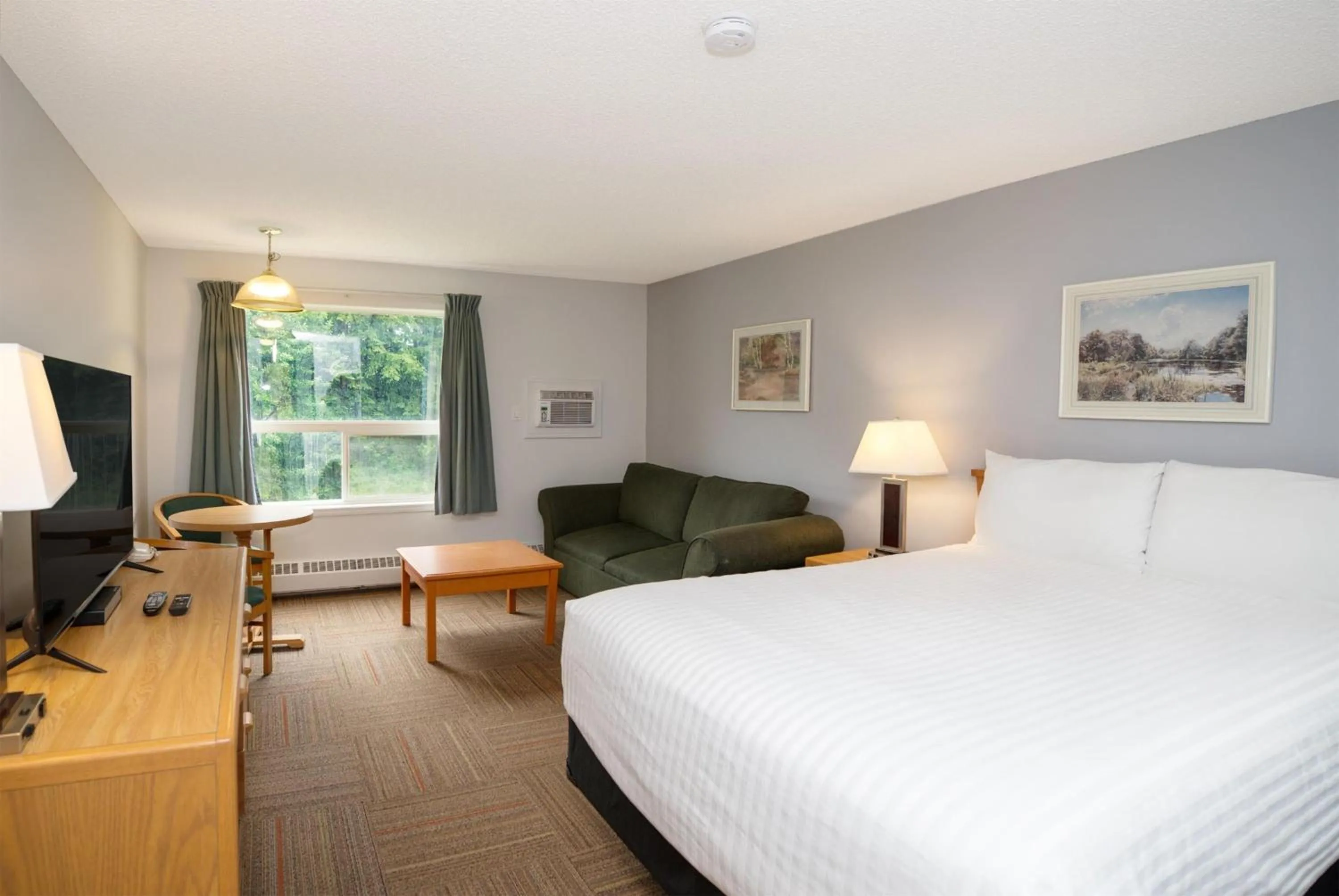 Coast Queen in Coast Hinton Hotel