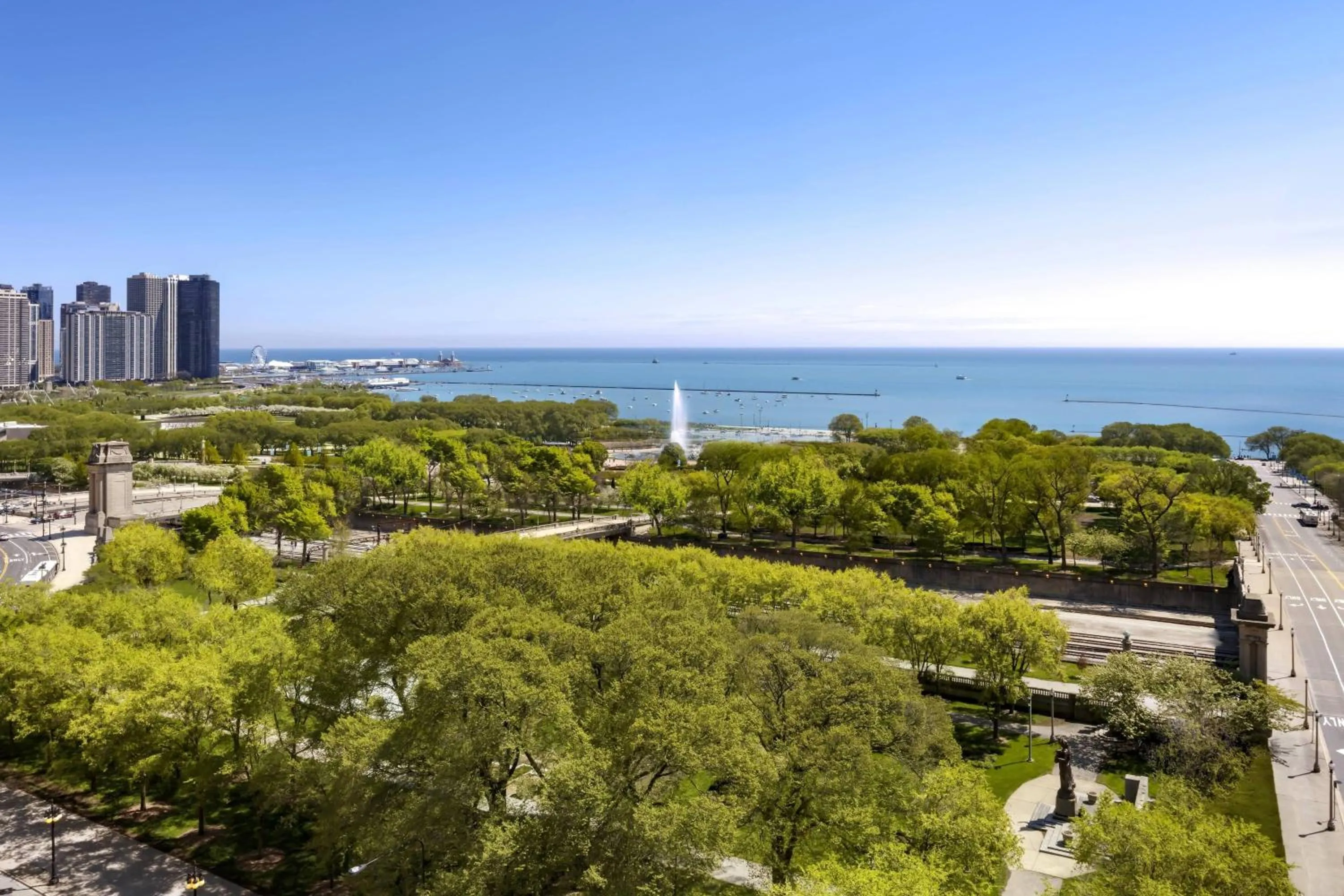 King Room with Lake View in The Blackstone, Autograph Collection