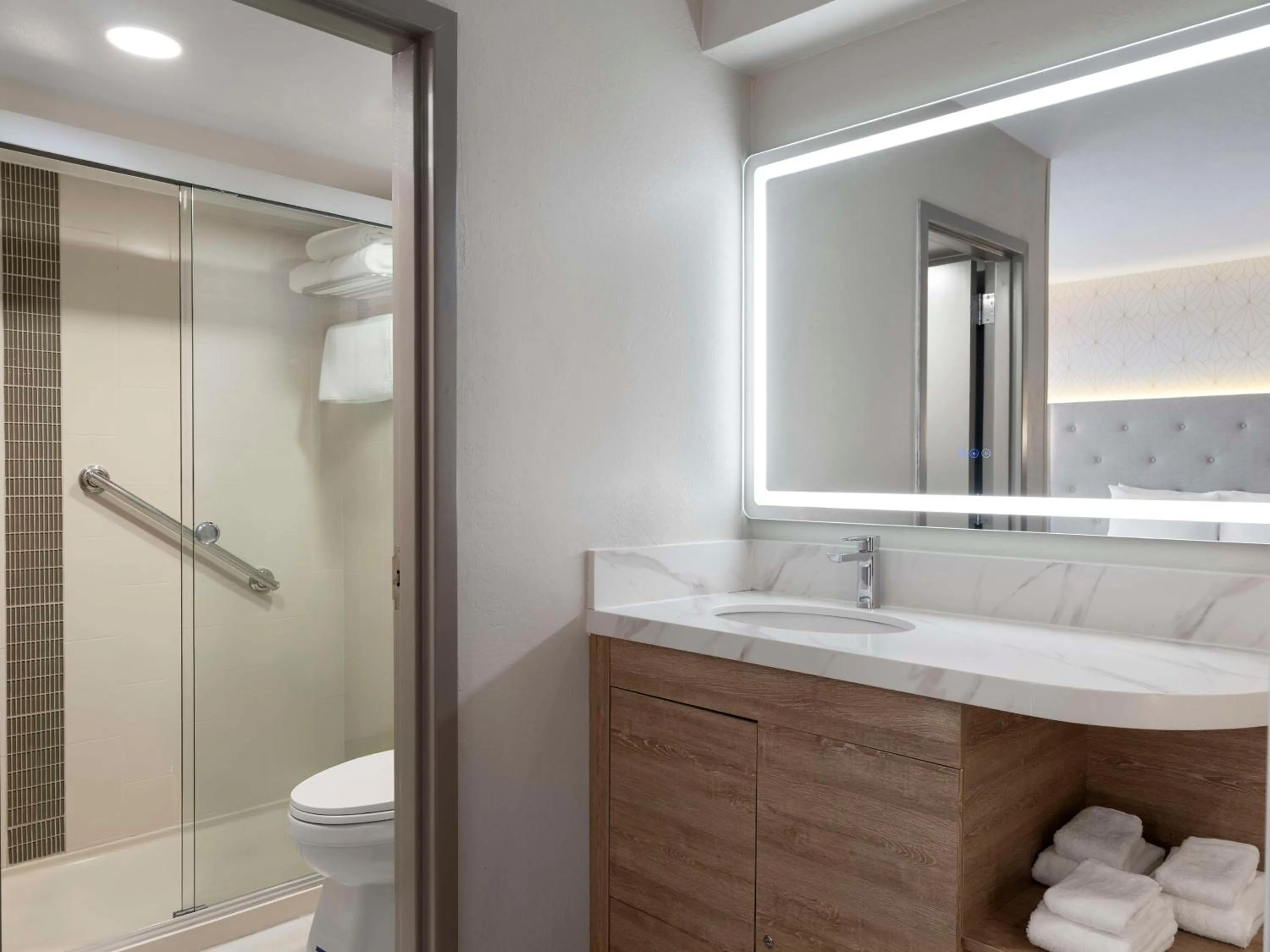 King Room with Sofa Bed - High Floor in Hyatt Place Kansas City/Overland Park/Metcalf