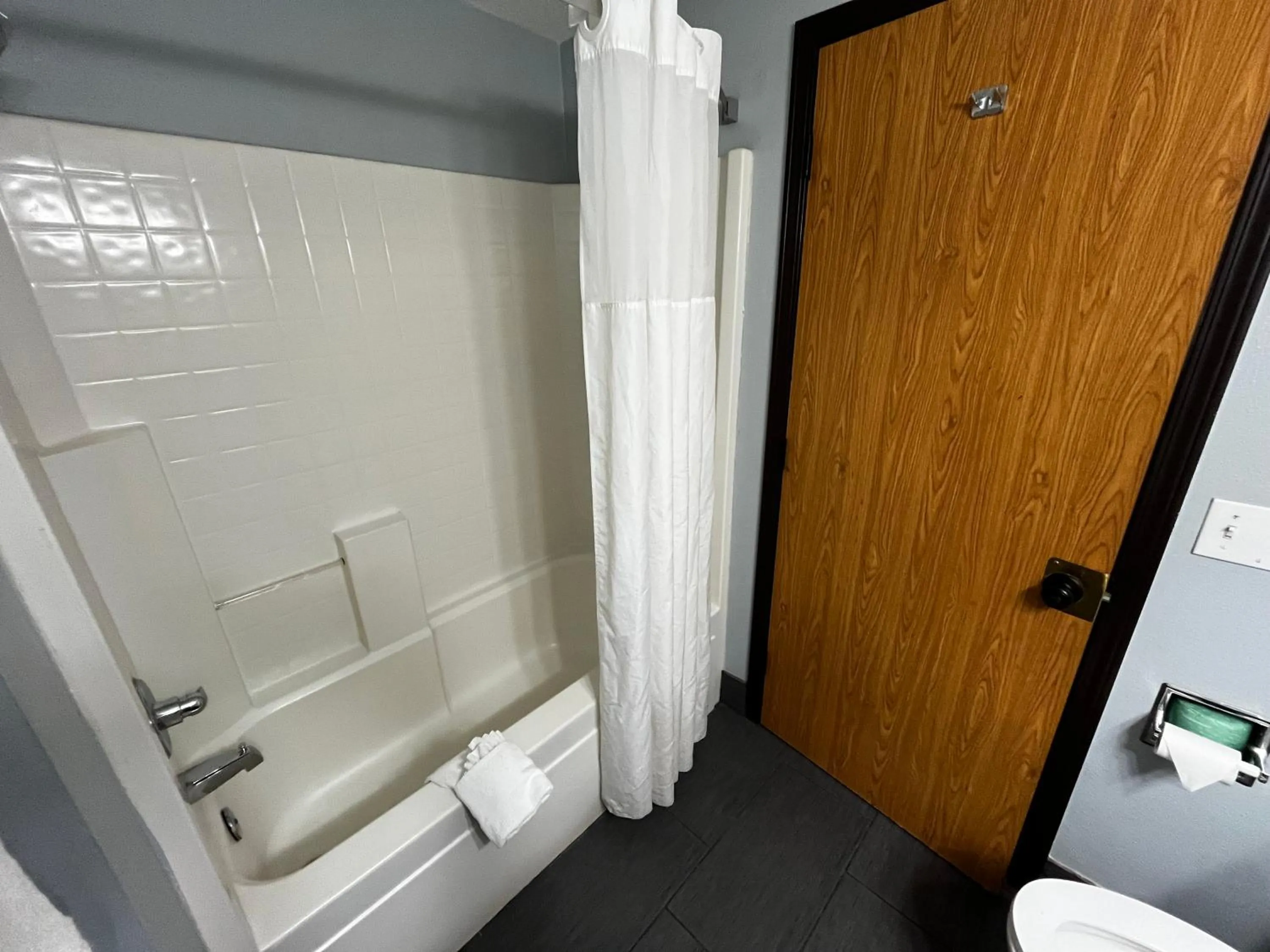 Queen Room with Two Queen Beds - Non-Smoking in Quality Inn Grand Rapids Near Downtown