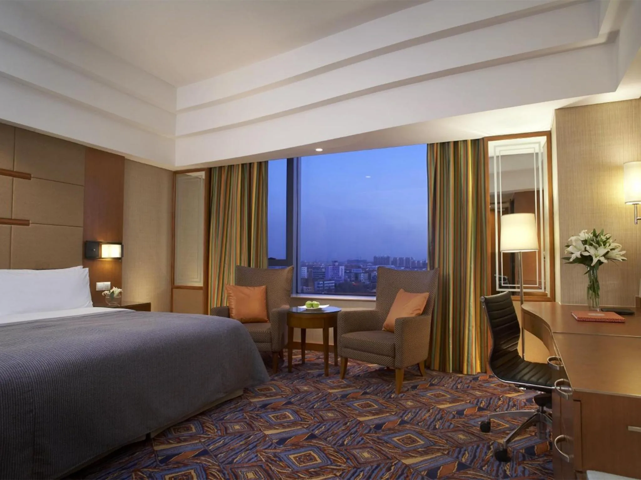 Deluxe Twin Room in Shangri-La Baotou