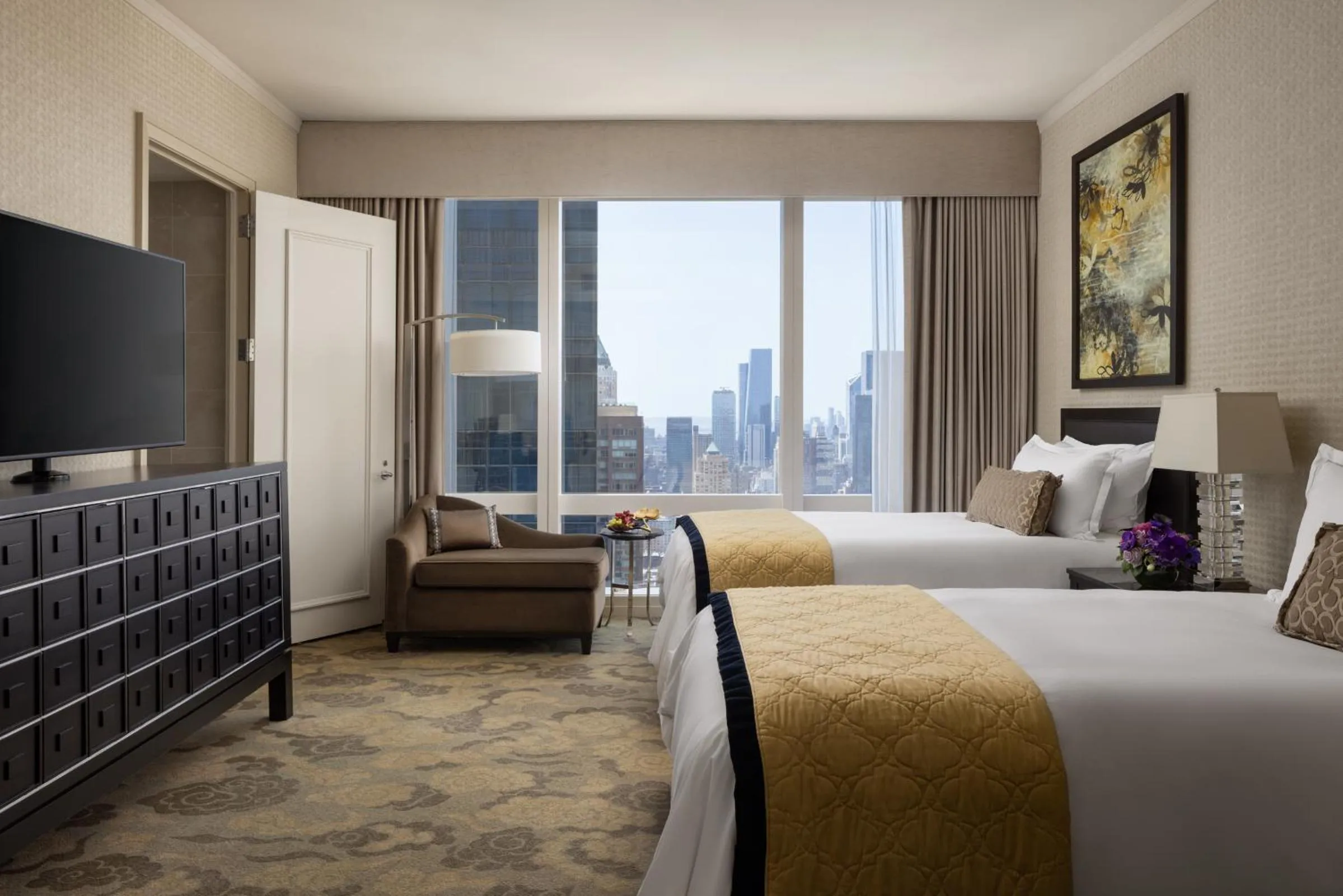 Twin Room with Hudson River View in Mandarin Oriental, New York
