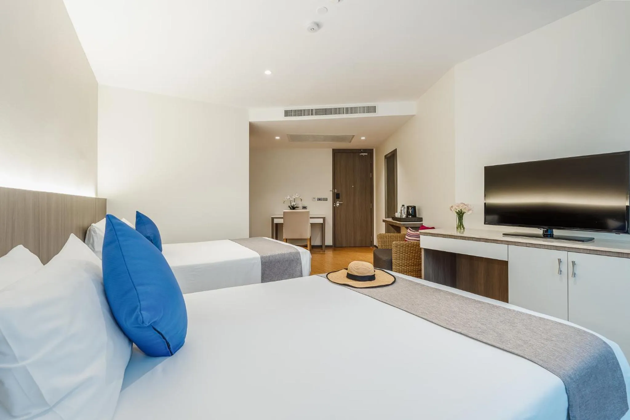 Deluxe Double Double Room No Balcony in Splash Beach Resort Phuket Family-Friendly Water Park Resort Near Phuket Airport