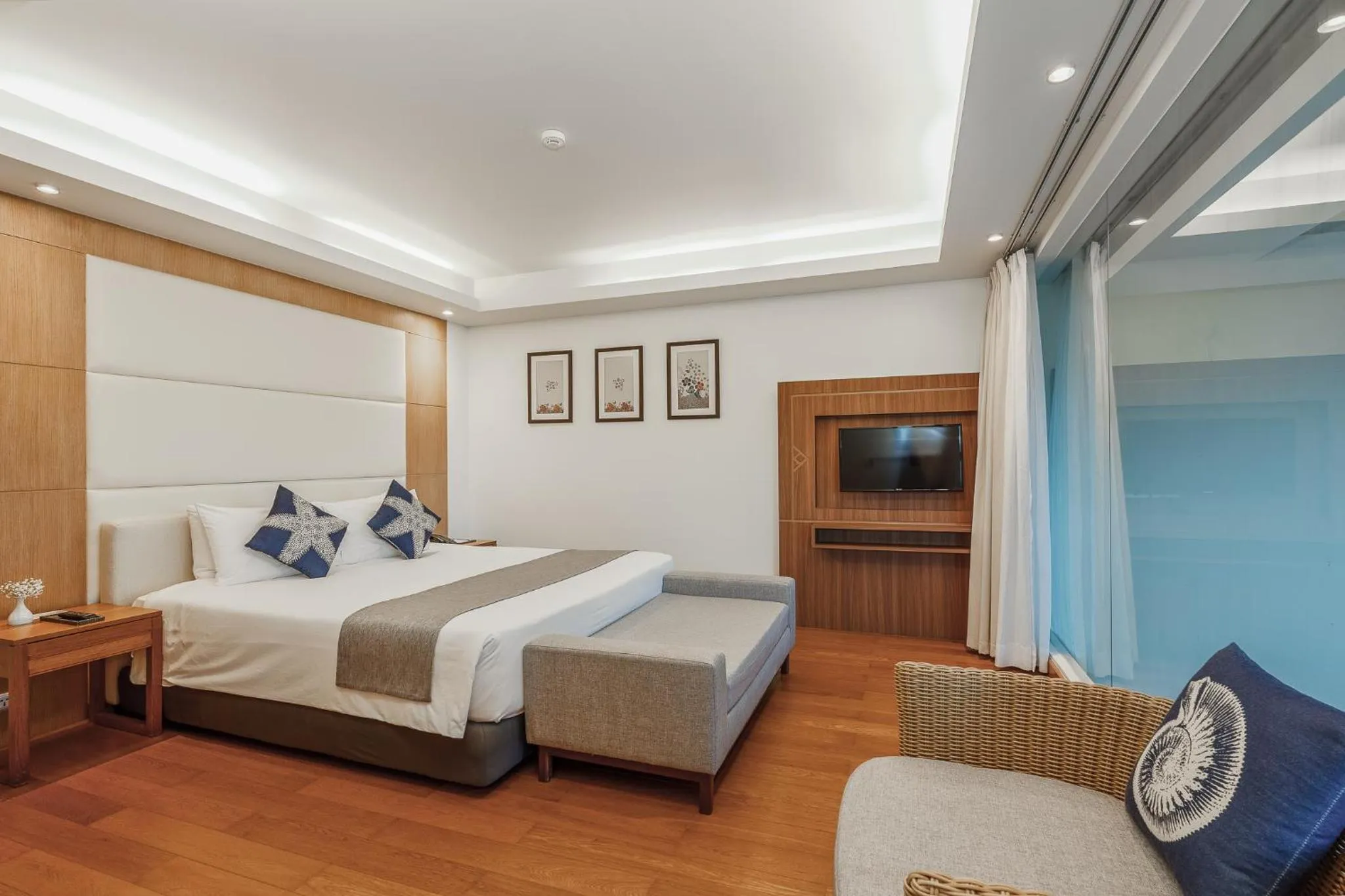 4 BR Penthouse Pool Suite with kitchen in Splash Beach Resort Phuket Family-Friendly Water Park Resort Near Phuket Airport