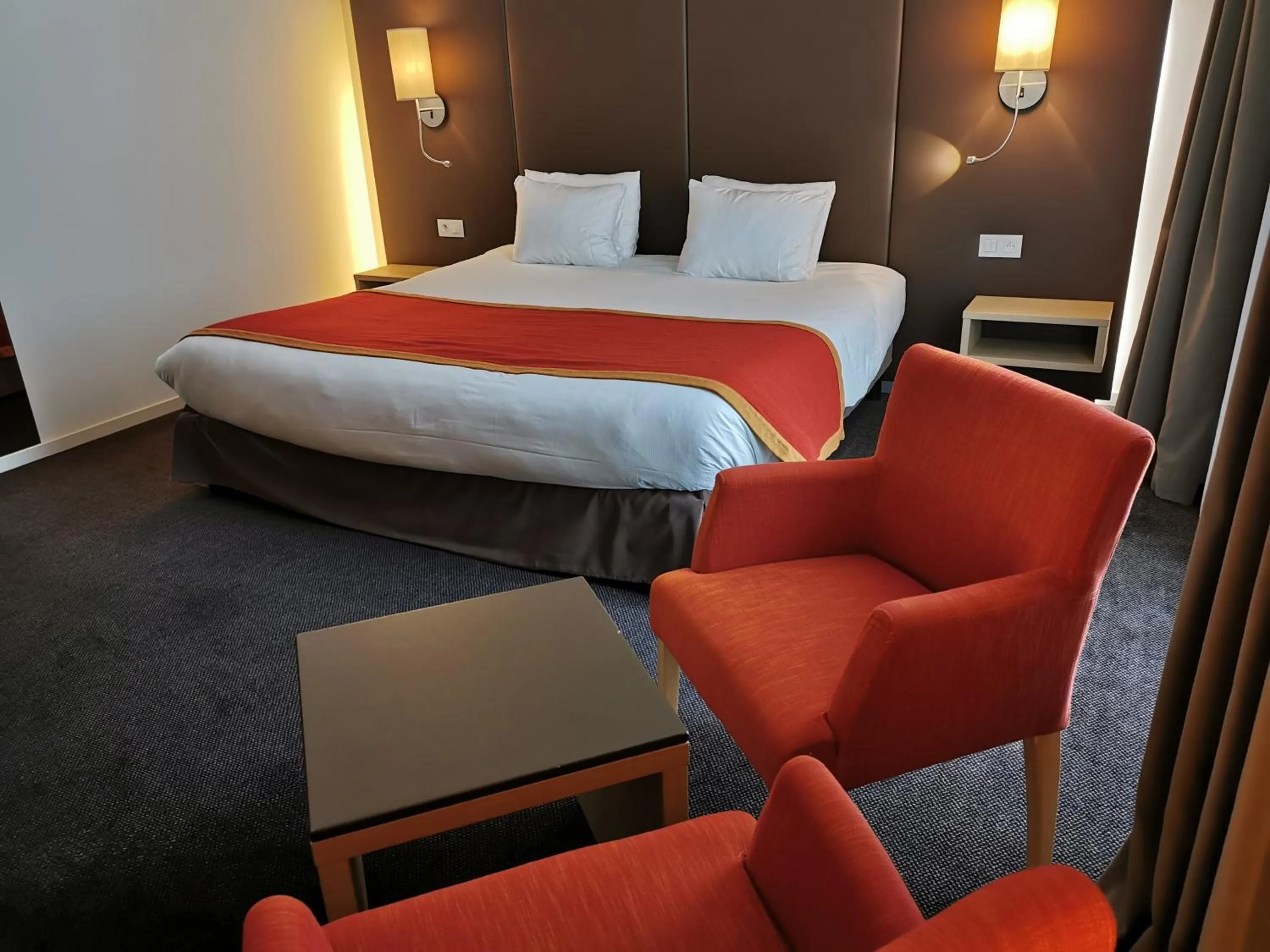 Large Double Room in Hotel de la Source