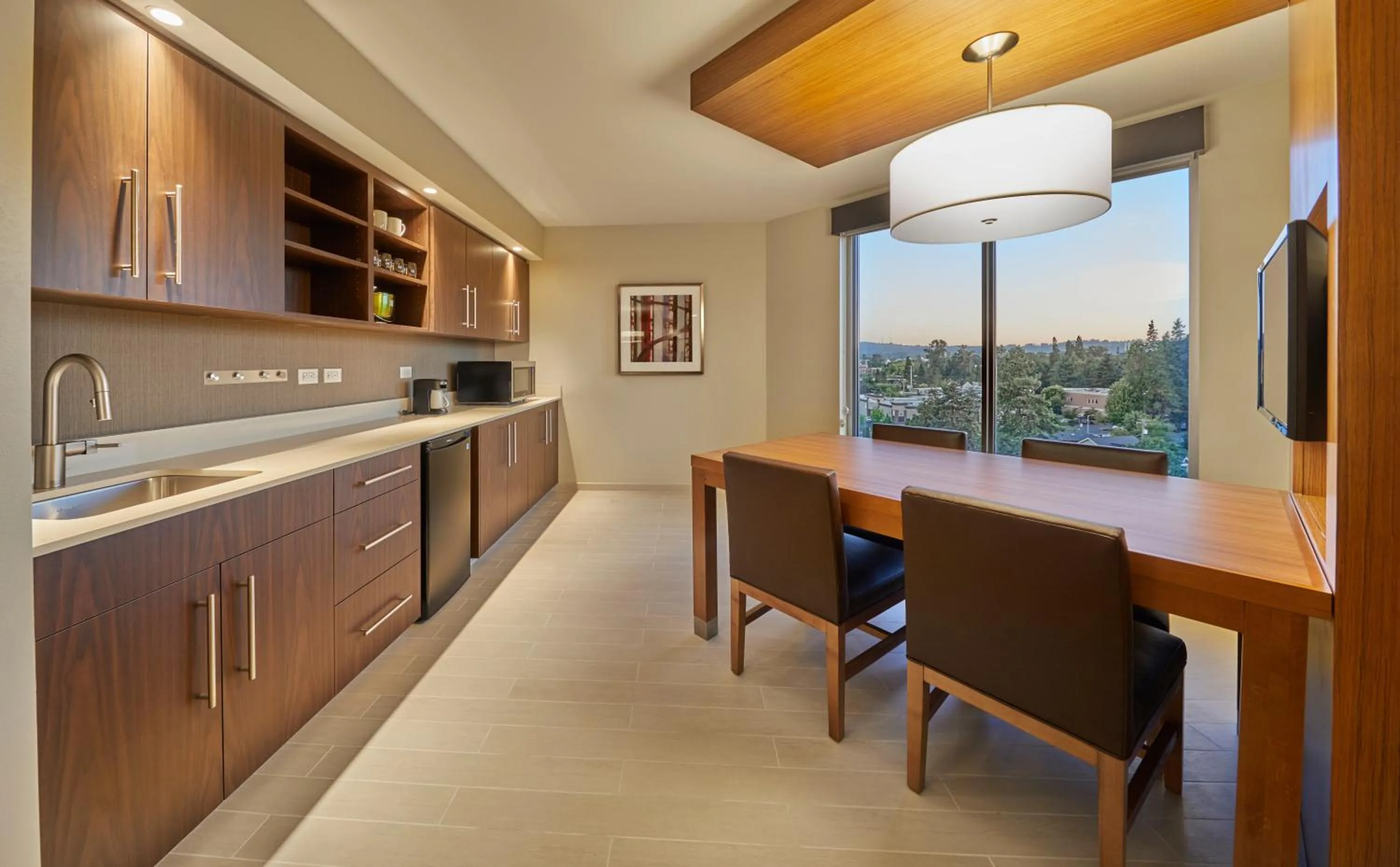 King Suite with Sofa Bed and Roll-In Shower - Disability Access in Hyatt Place Eugene/Oakway Center