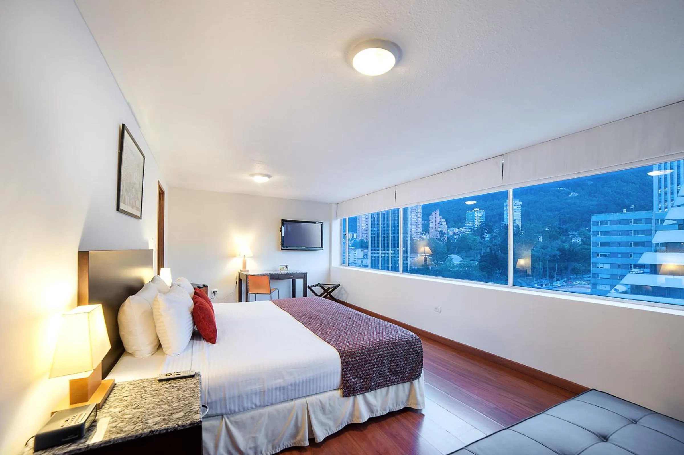 Superior Queen Room in Hotel Oceanía Bogotá Museo