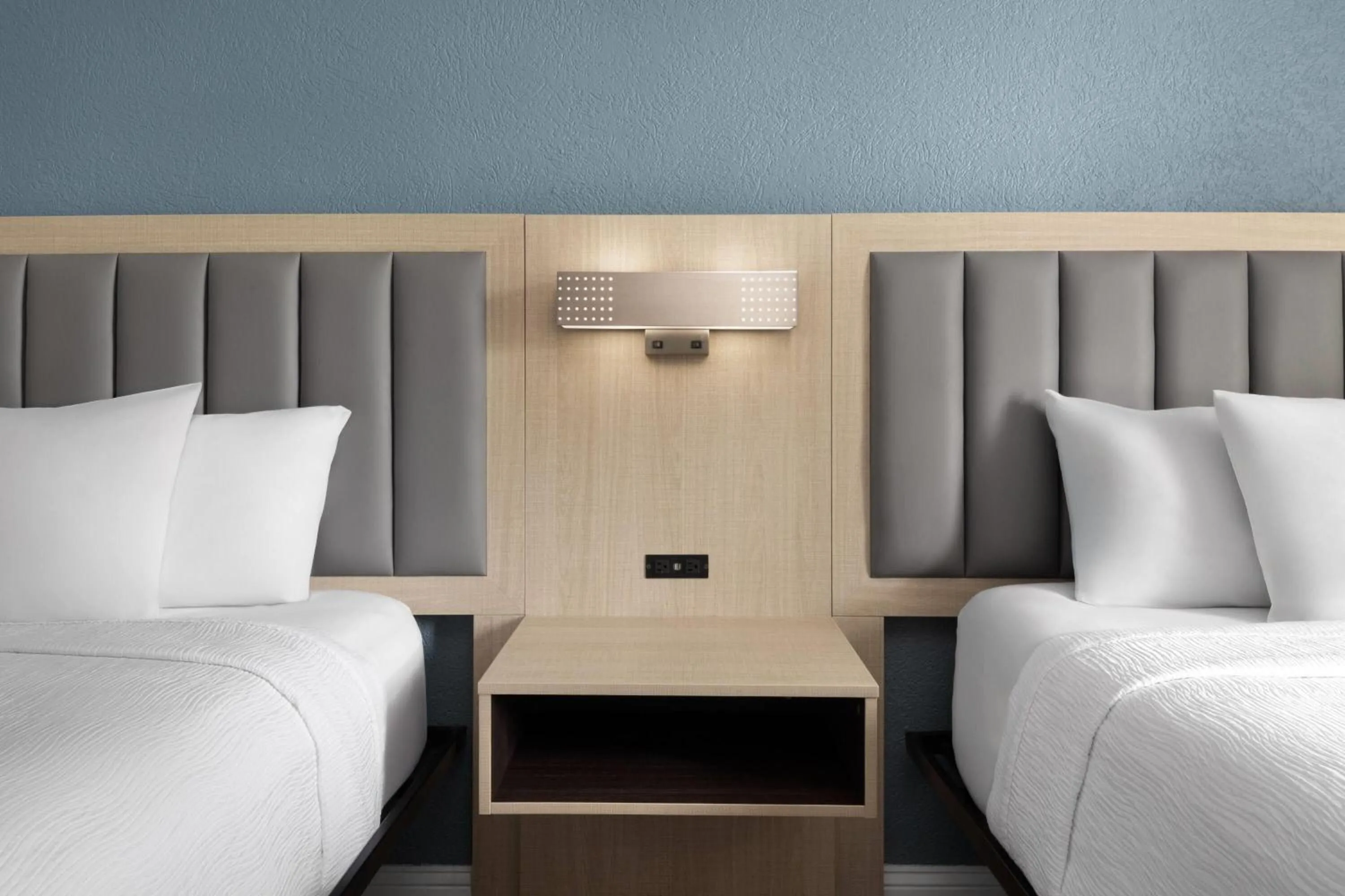 Queen Room with Two Queen Beds - Non-Smoking in Wingate by Wyndham Savannah Gateway