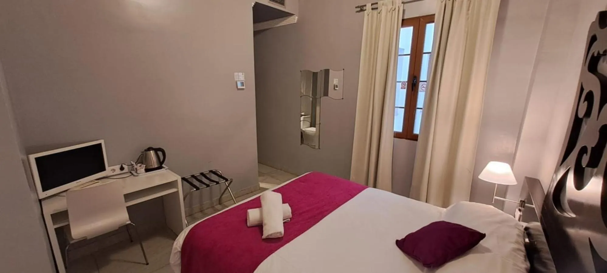 Double Room Interior in Nest Style Granada