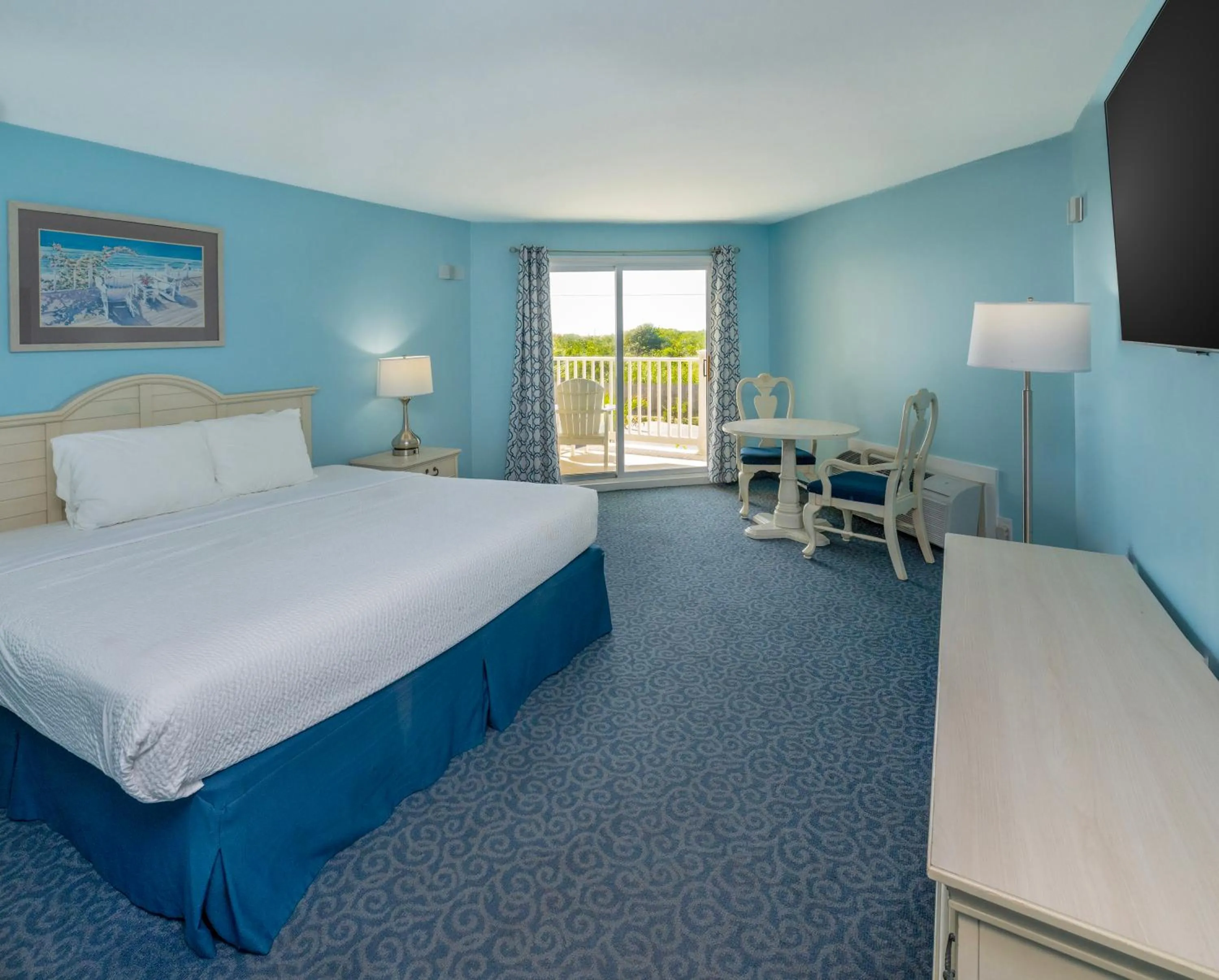 King Room with Balcony in Drifting Sands Oceanfront Hotel