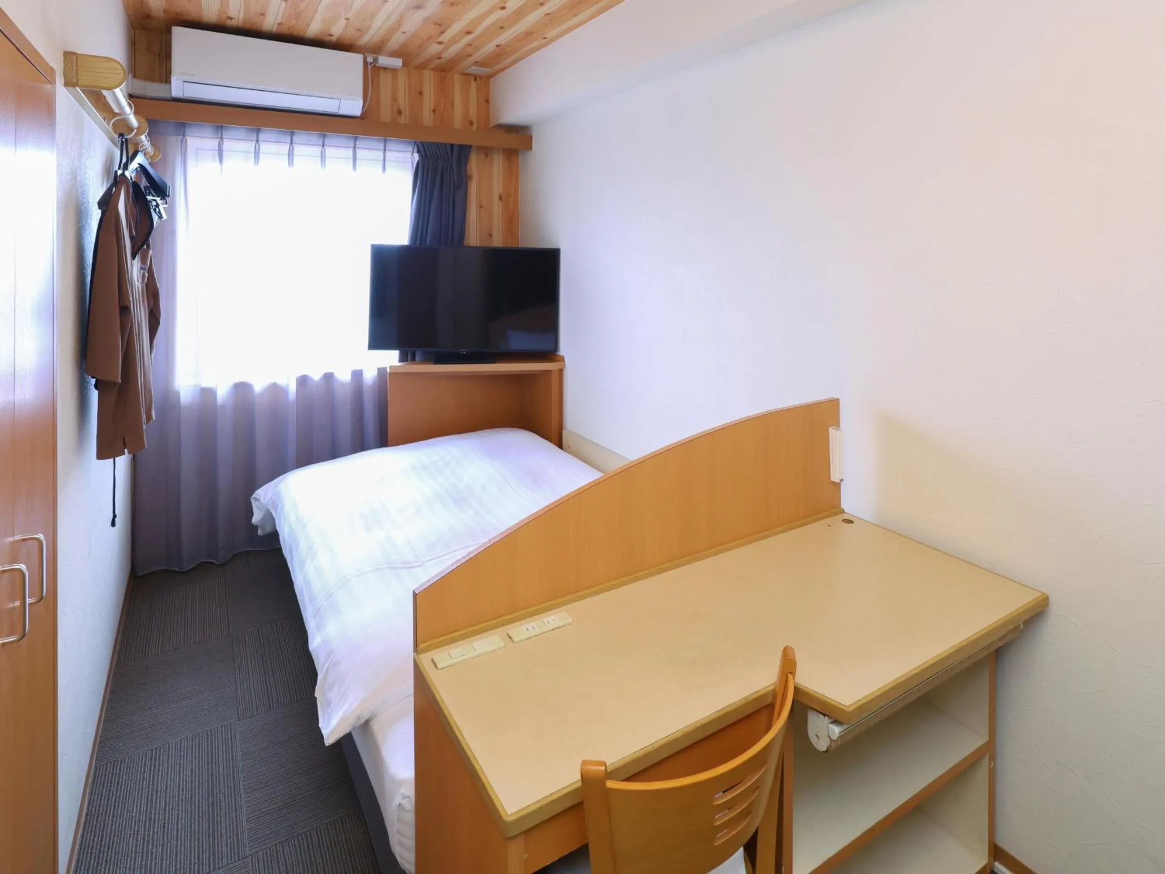 Economy Double Room with Small Double Bed and Shared Bathroom - Non-Smoking in Tennen Onsen Taho-no-Yu Dormy Inn Niigata