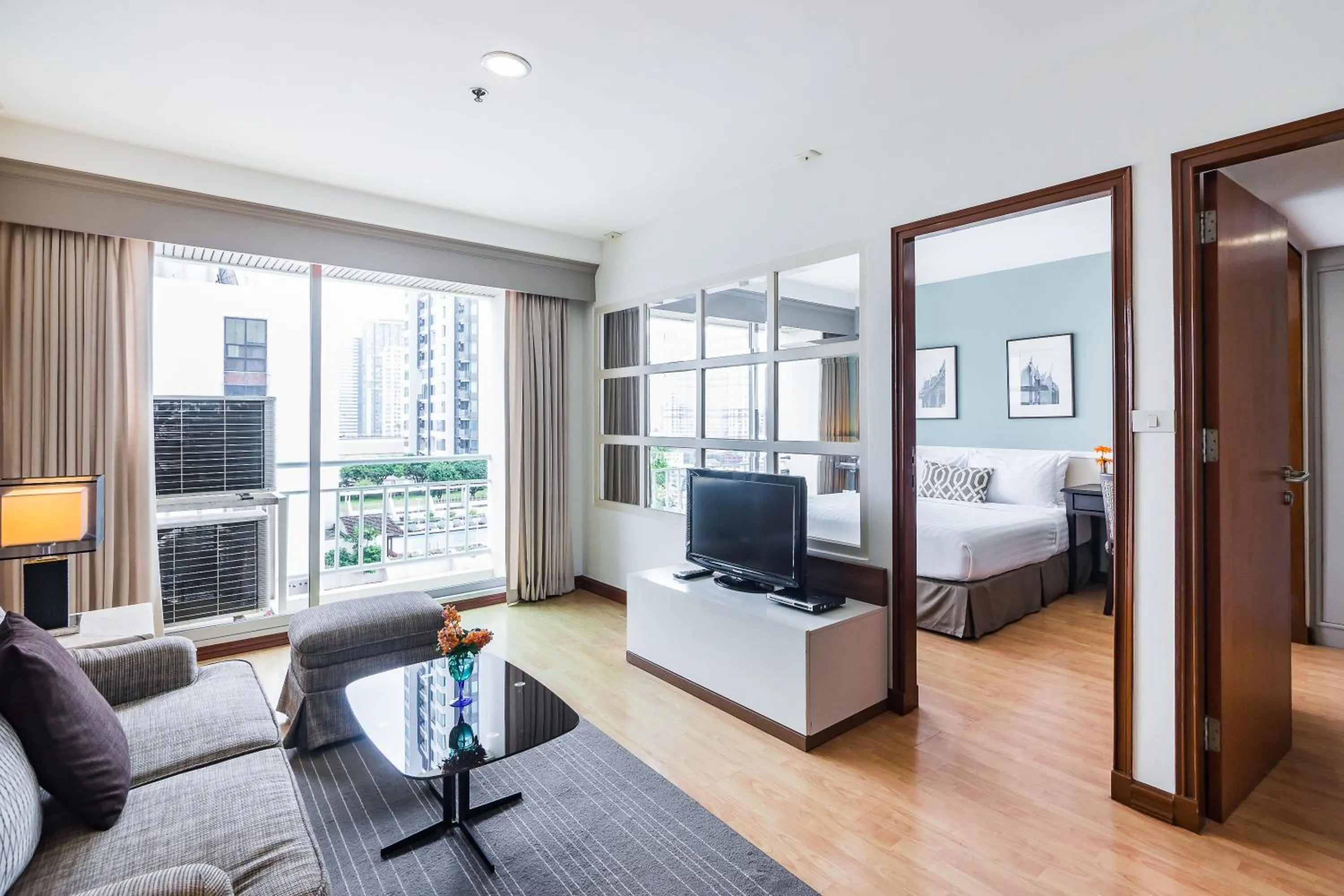 One-Bedroom Suite with Pool View in Evergreen Place Siam by UHG