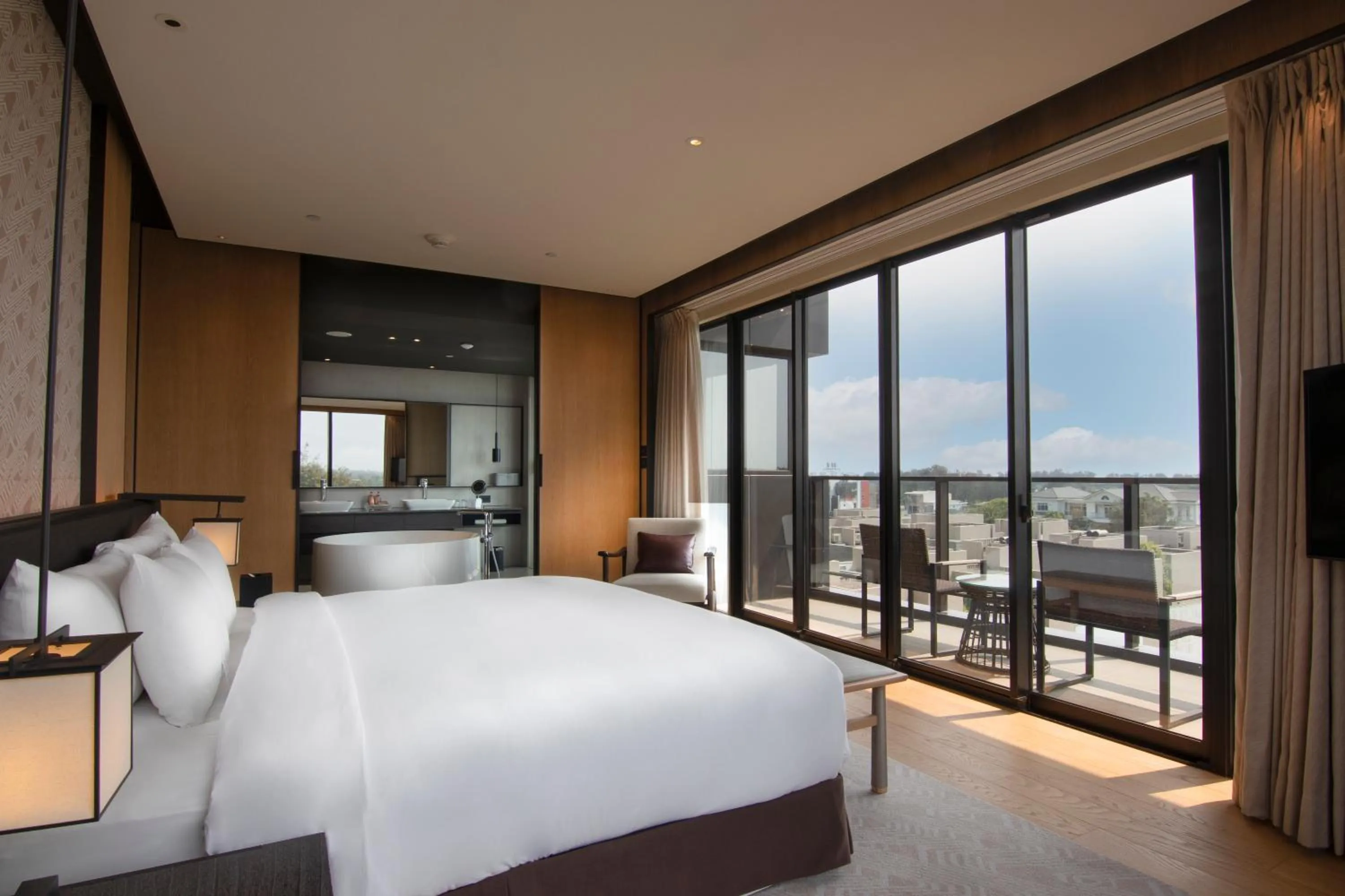 Junior King Suite with Balcony in Crowne Plaza Tainan by IHG