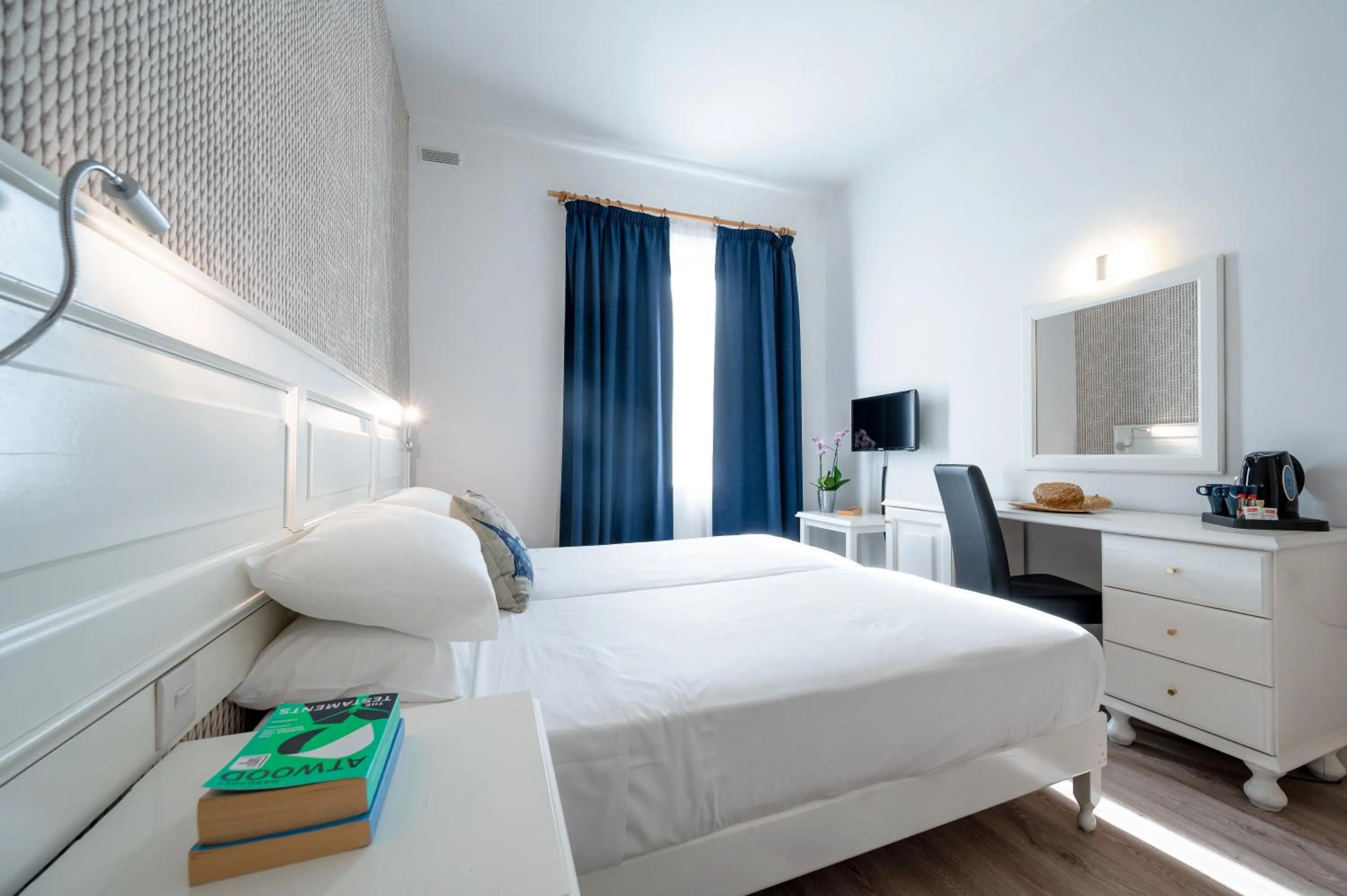 Economy Twin Room in Gillieru Harbour Hotel