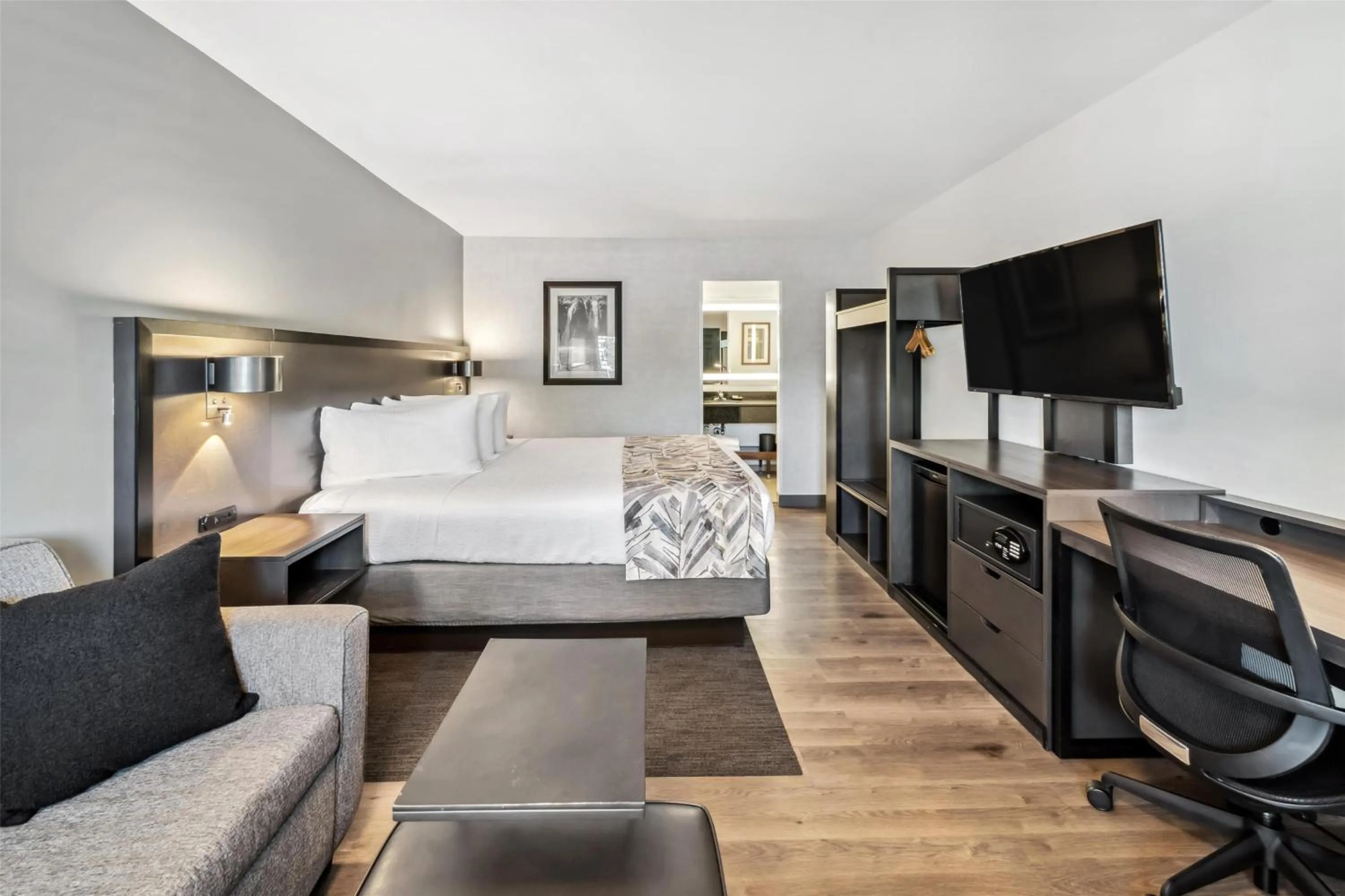 King Room with Sofa Bed - Non-Smoking in Best Western Plus Hilltop Inn