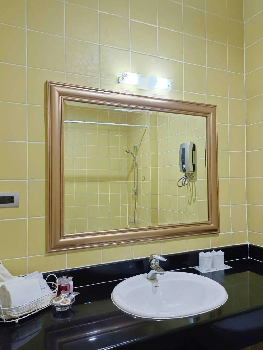 Superior Twin Room in La Vie En Rose - SHA Plus