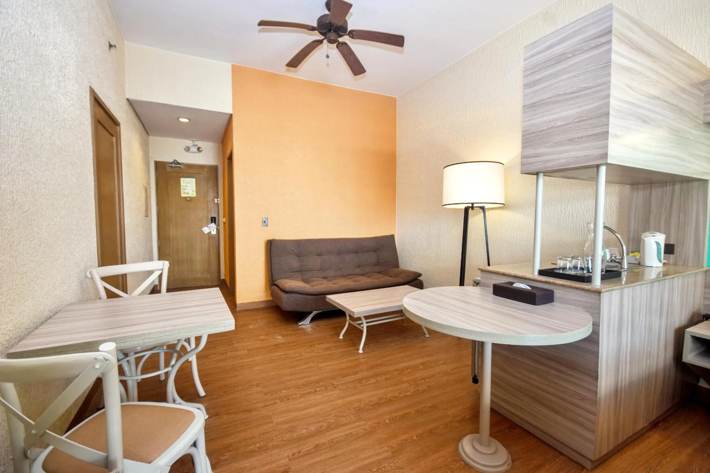 1 Queen Bed Suite, Non-Smoking in Microtel by Wyndham Boracay