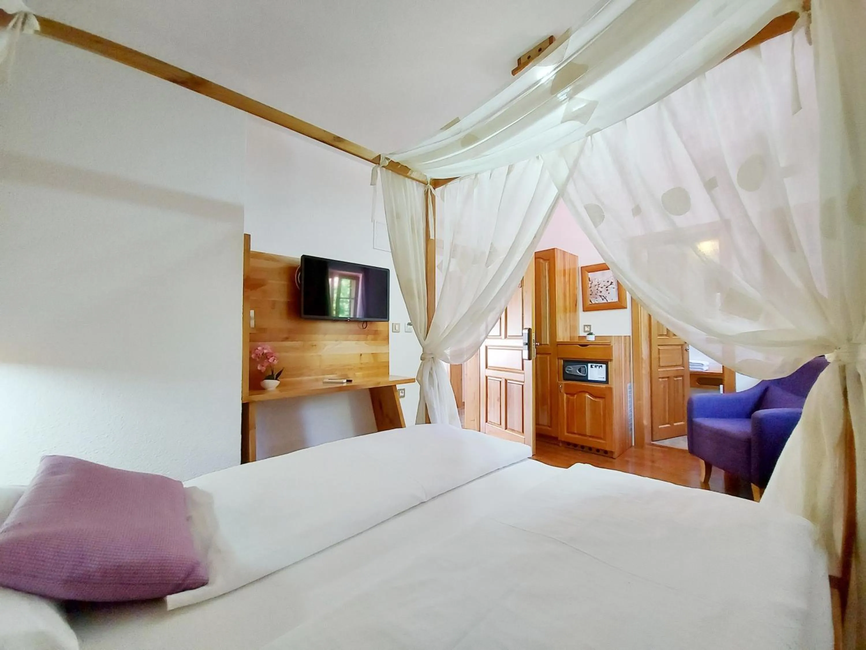 Deluxe Double Room in Plitvice Ethno House