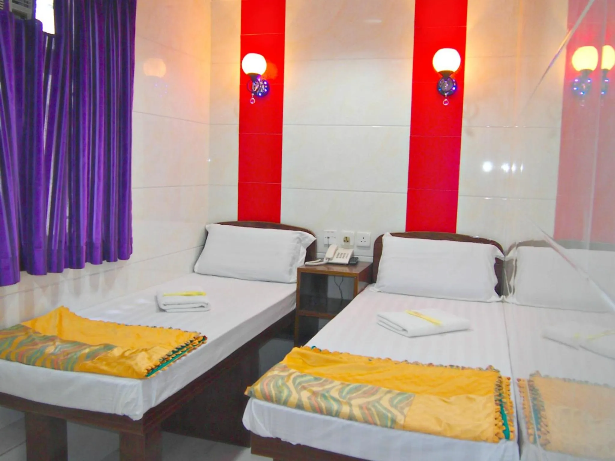 Standard Twin Room in Traveller's Hostel