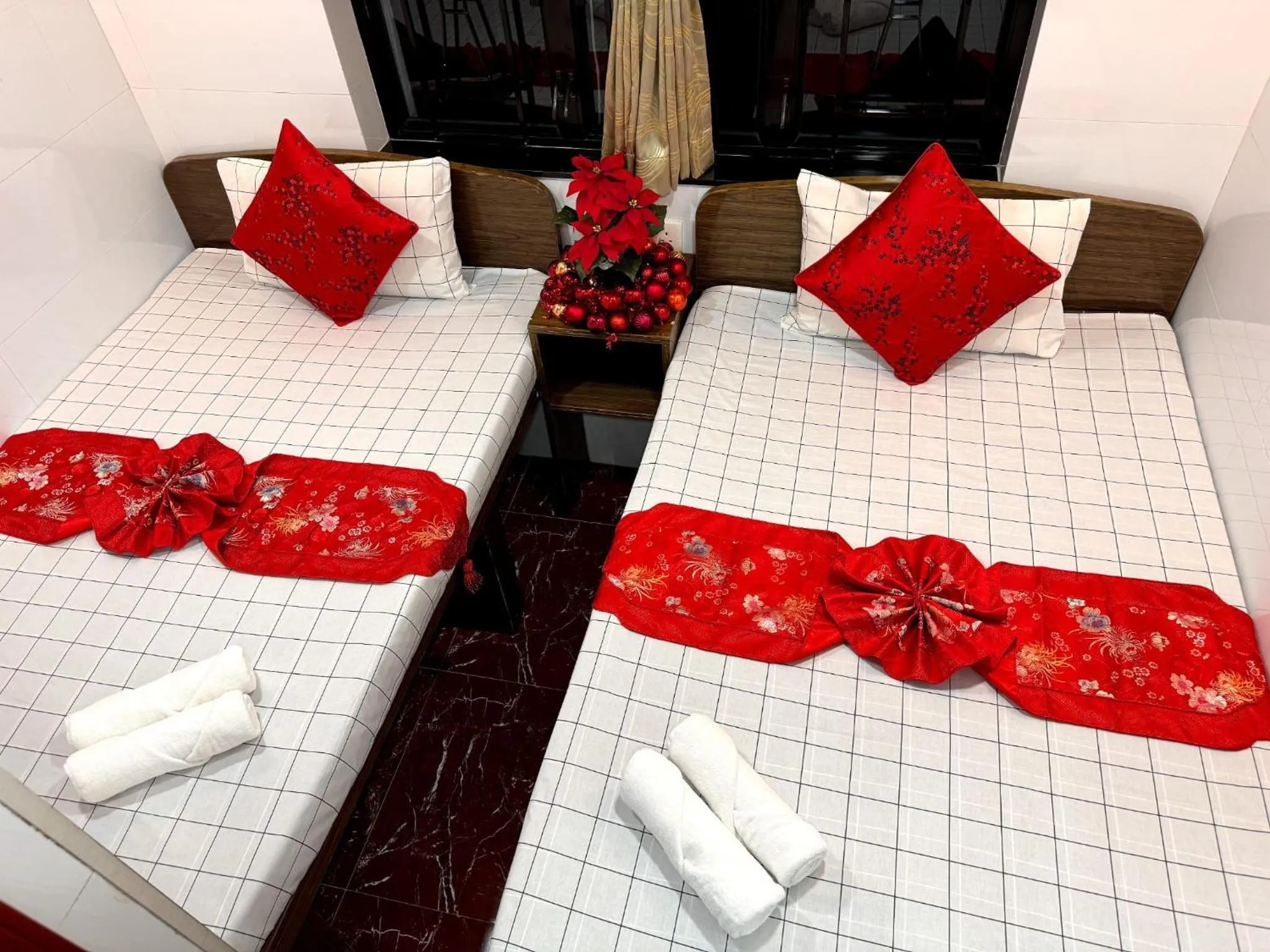 Deluxe King Suite in Traveller's Hostel