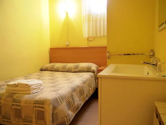 Double or Twin Room with Shared Bathroom in Hostal Delfos
