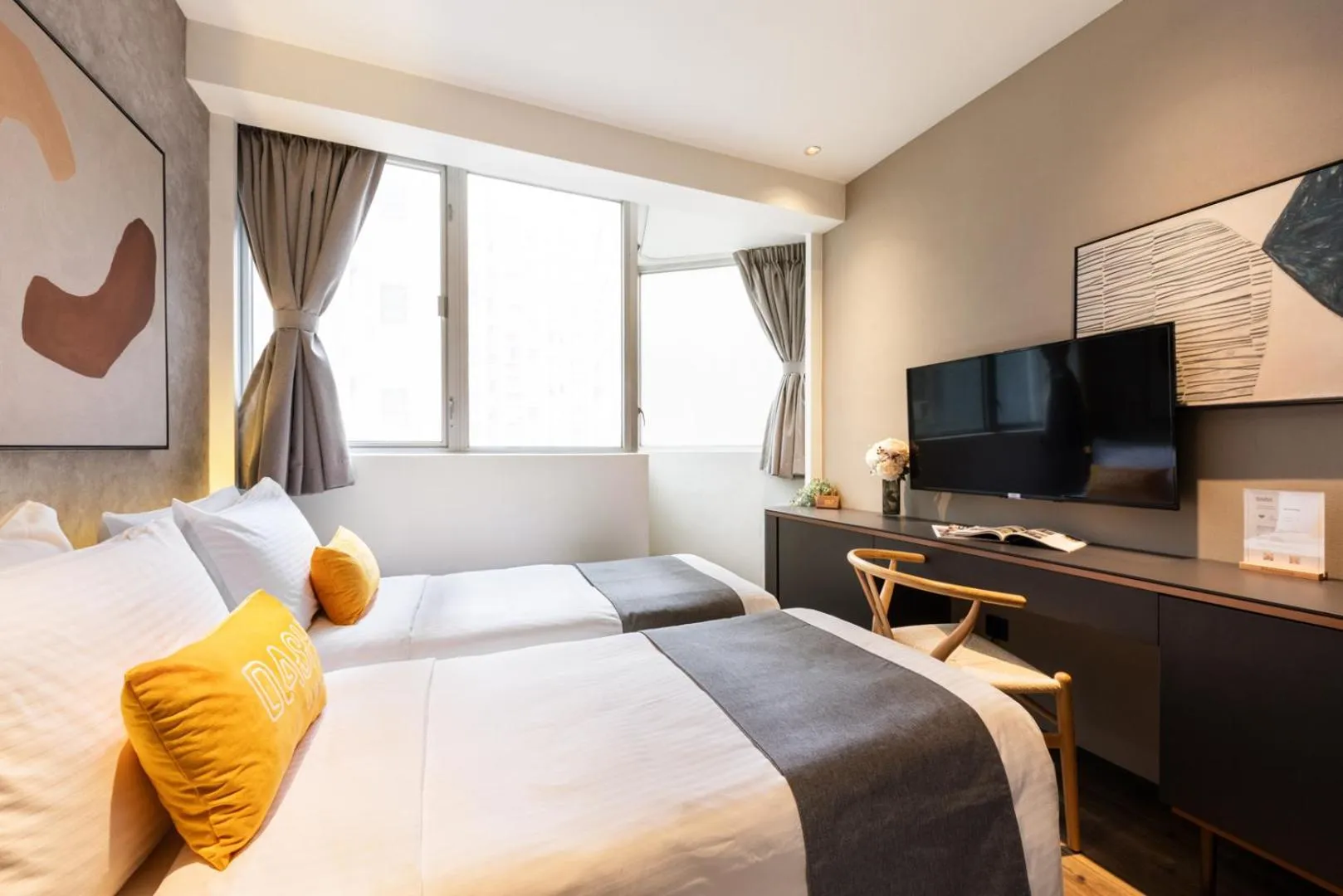 Superior Twin Room in Dash Living on Prat