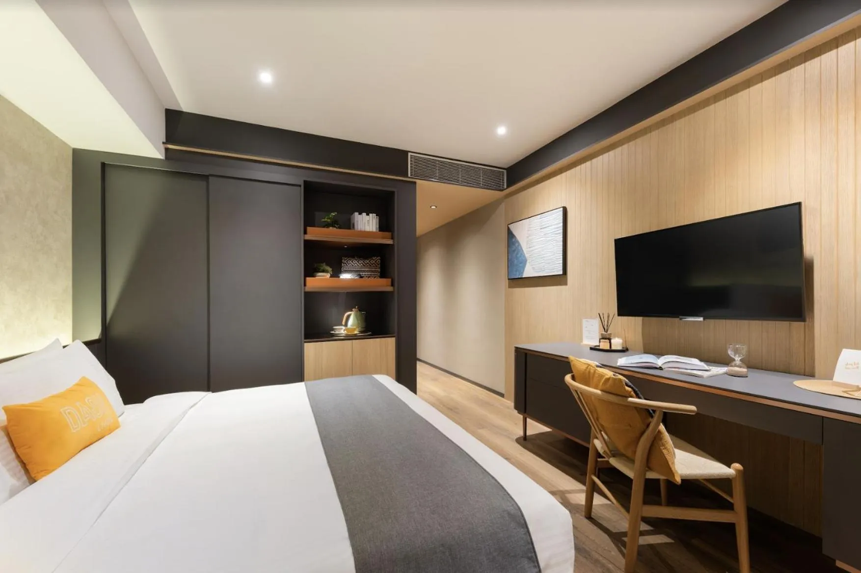 Premier King Room in Dash Living on Prat