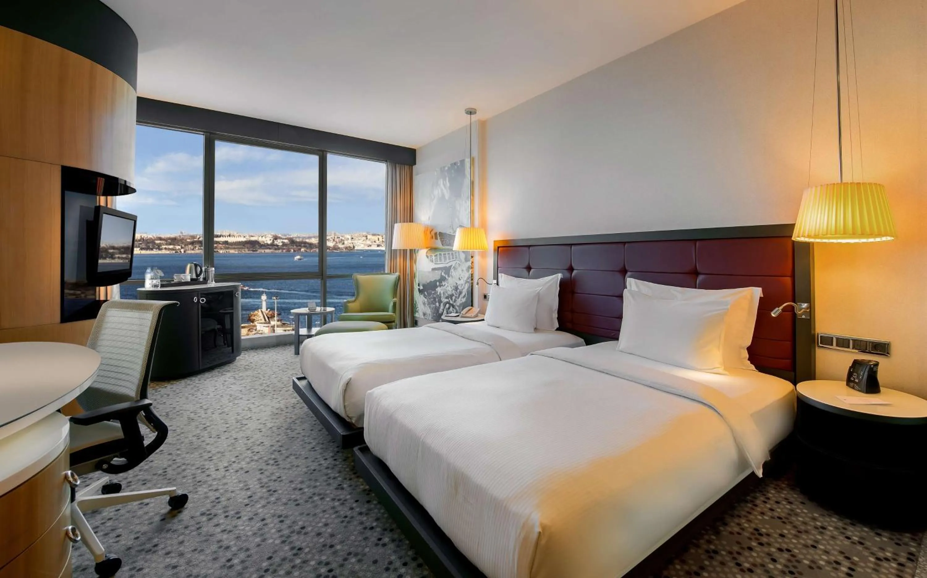 Twin Premium Deluxe Room with Sea View in DoubleTree By Hilton Istanbul - Moda
