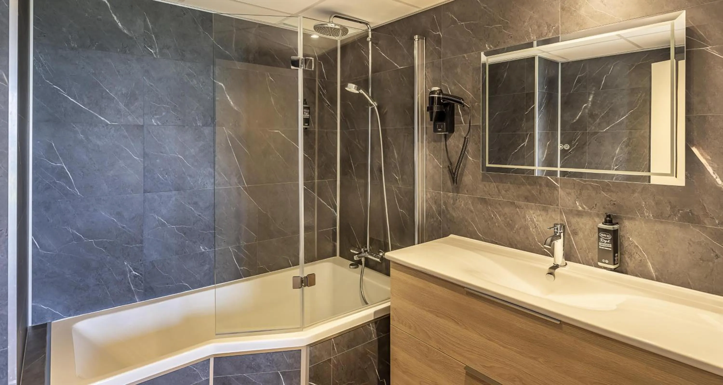 Queen Suite with Terrace and Free Spa Access - Non-Smoking in Best Western Côte des Sables Plouescat