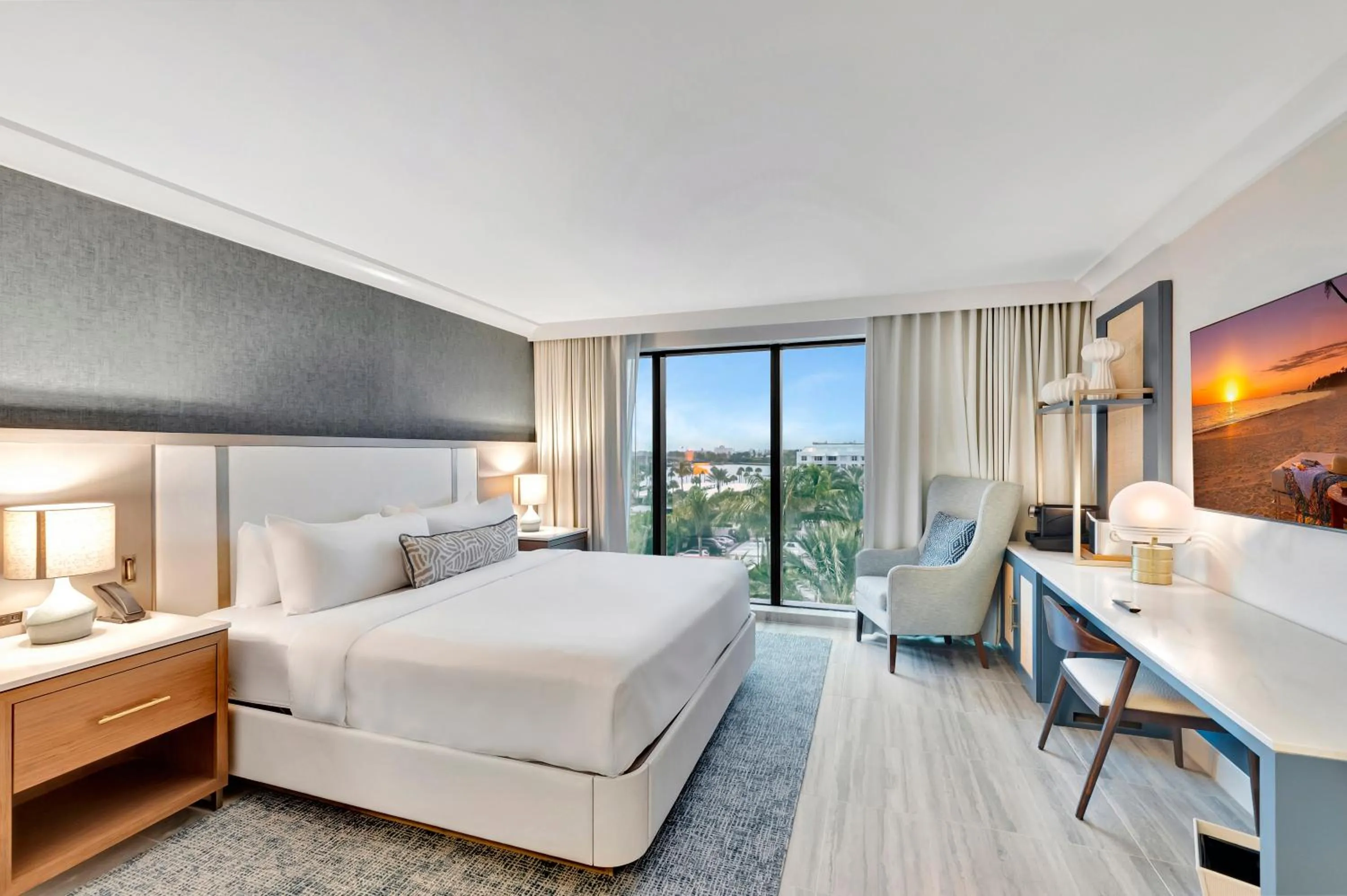 Guest room, 1 King, Pool view in Tideline Palm Beach Ocean Resort and Spa