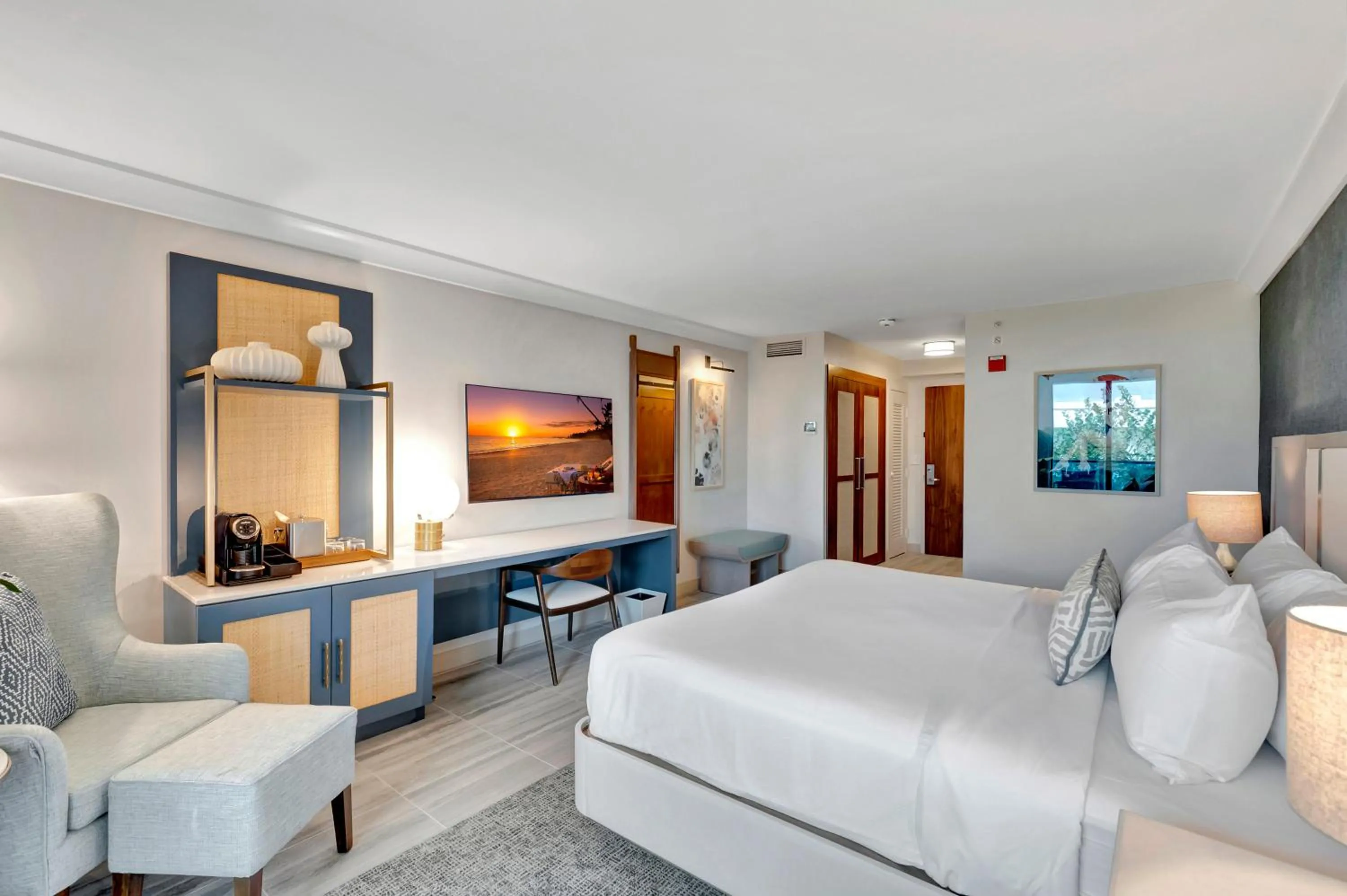 Deluxe Double Room with Balcony in Tideline Palm Beach Ocean Resort and Spa