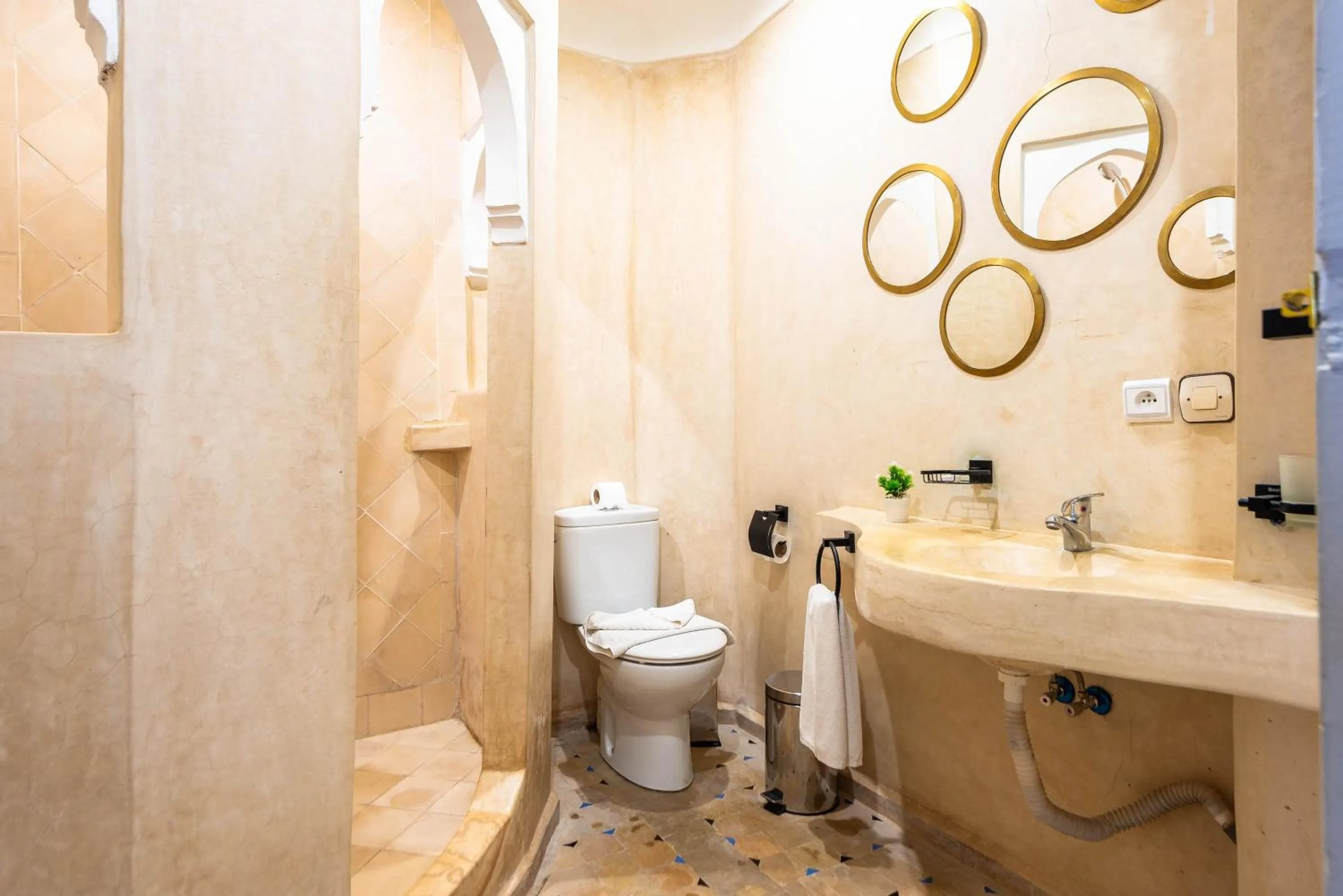 Superior Double Room in Riad La Croix Berbere