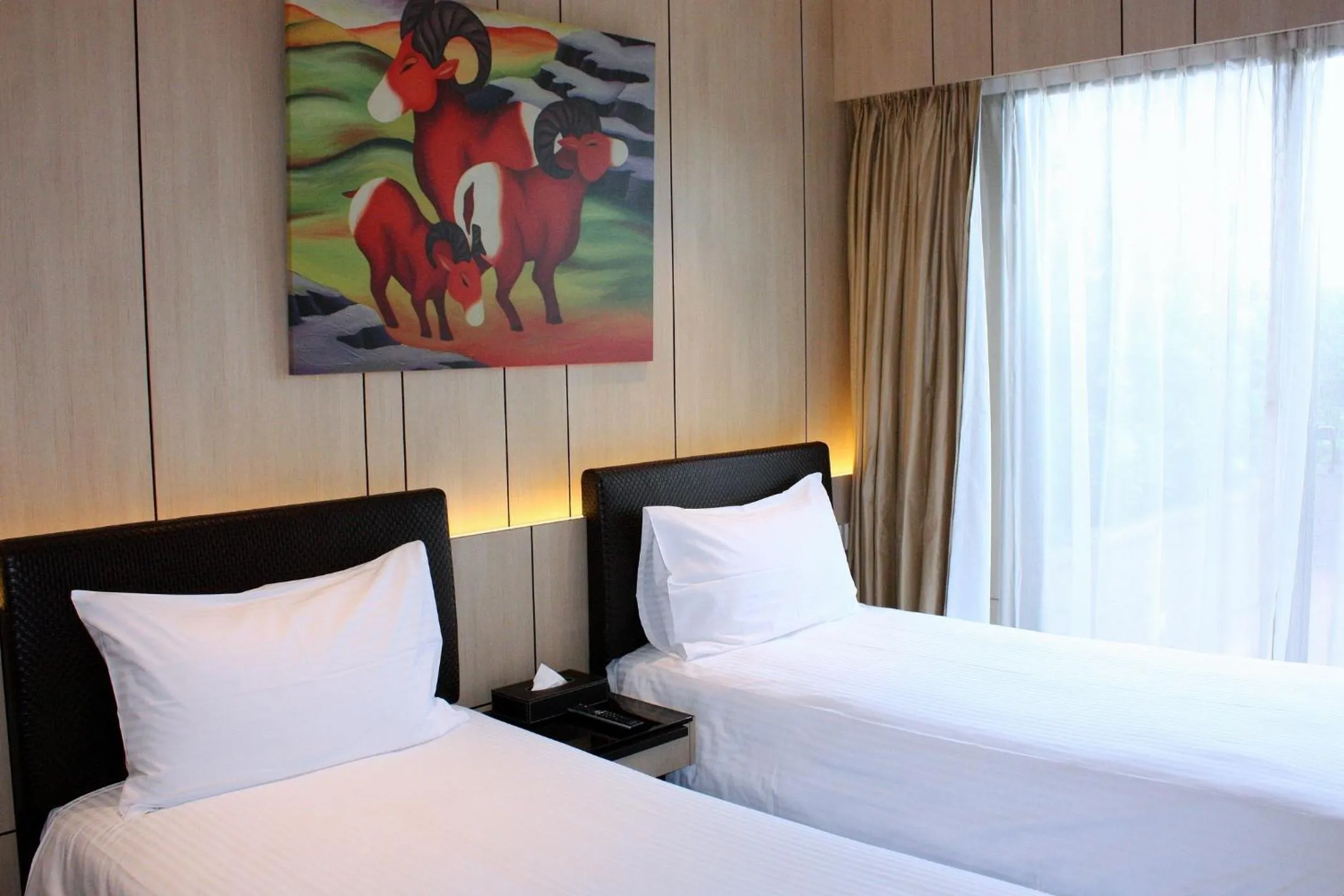 Deluxe Twin Room in Noah’s Ark Hotel & Resort