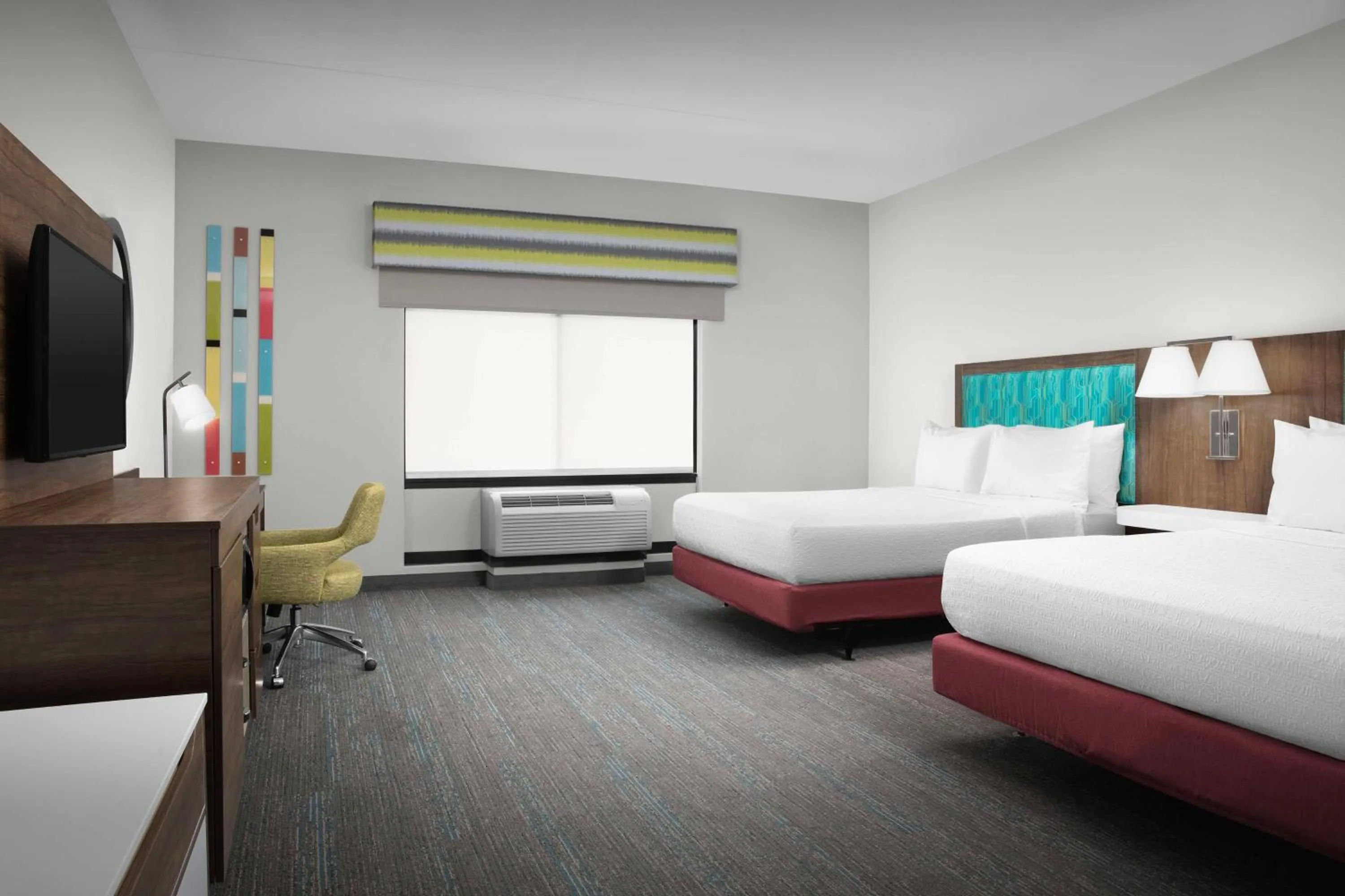 Queen Room with Two Queen Beds - Mobility and Hearing Access/Non-Smoking in Hampton Inn Dandridge