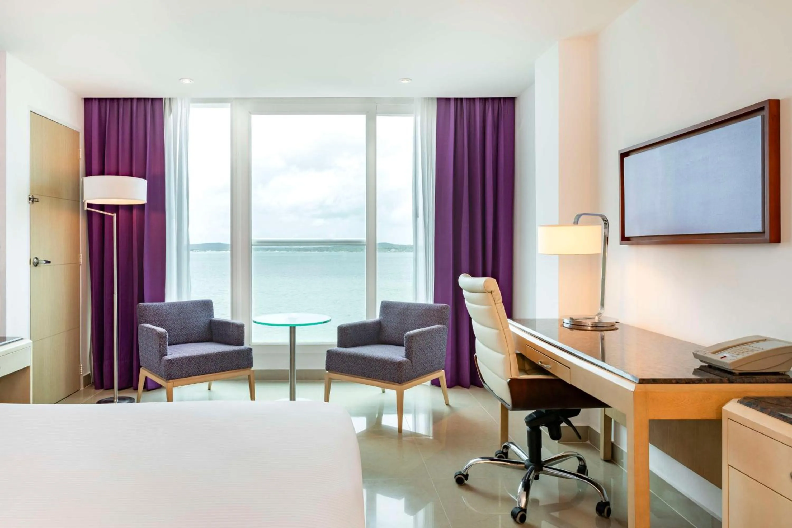 King Room with Ocean View in Hilton Cartagena
