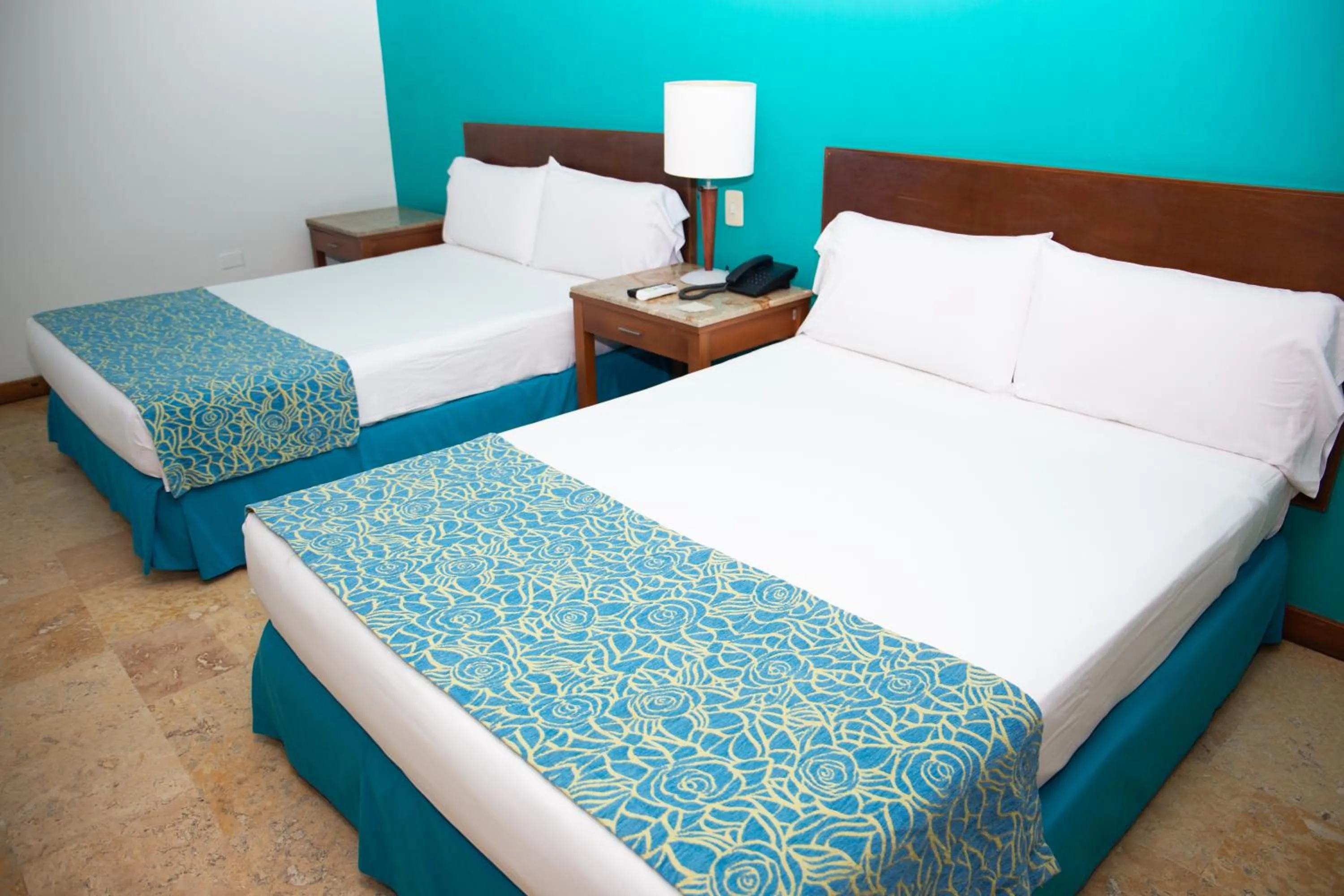 Standard Twin Room in Hotel Oceania Cartagena
