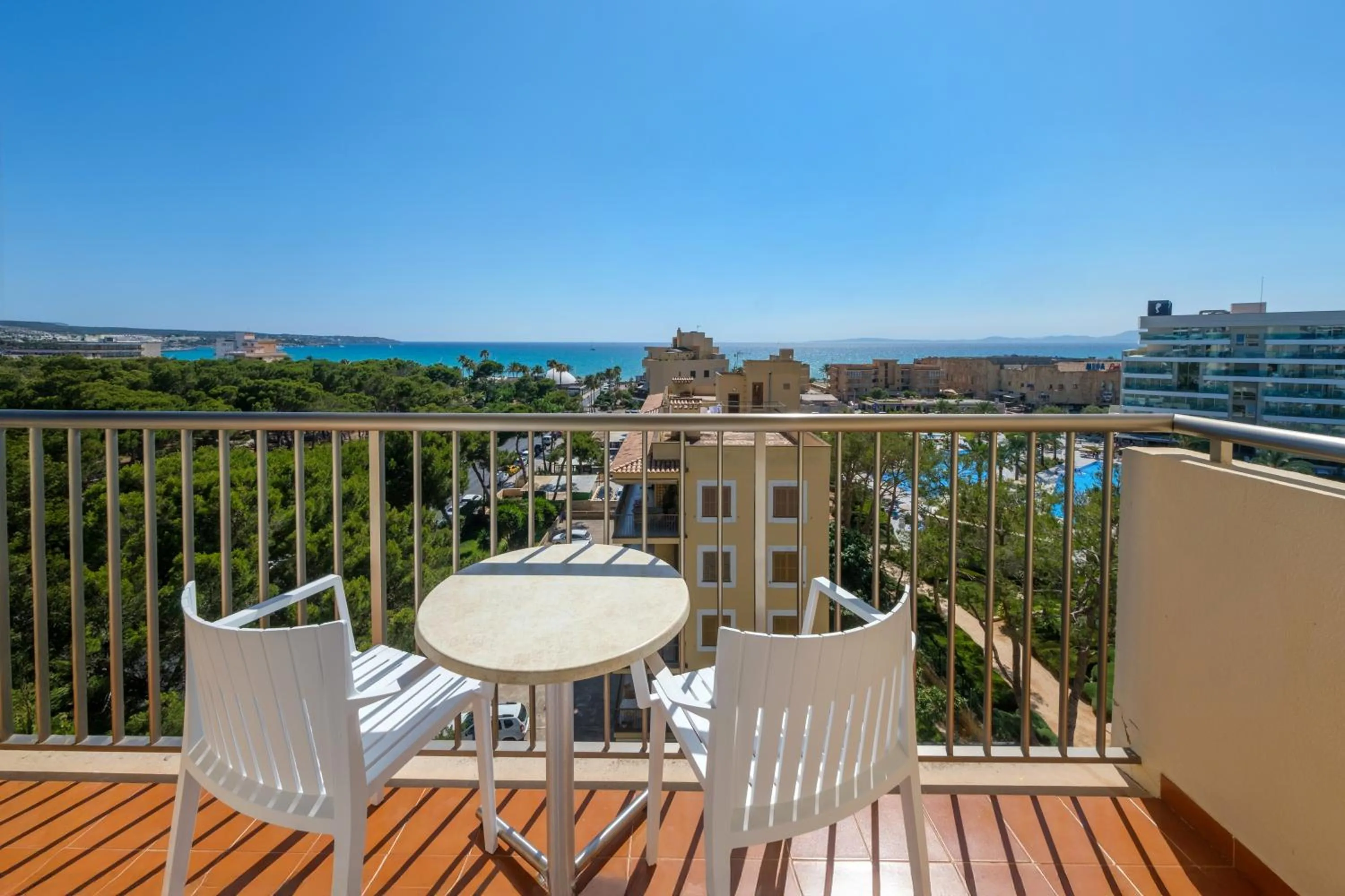 Apartment with Sea View in Cabot Tres Torres Apartamentos