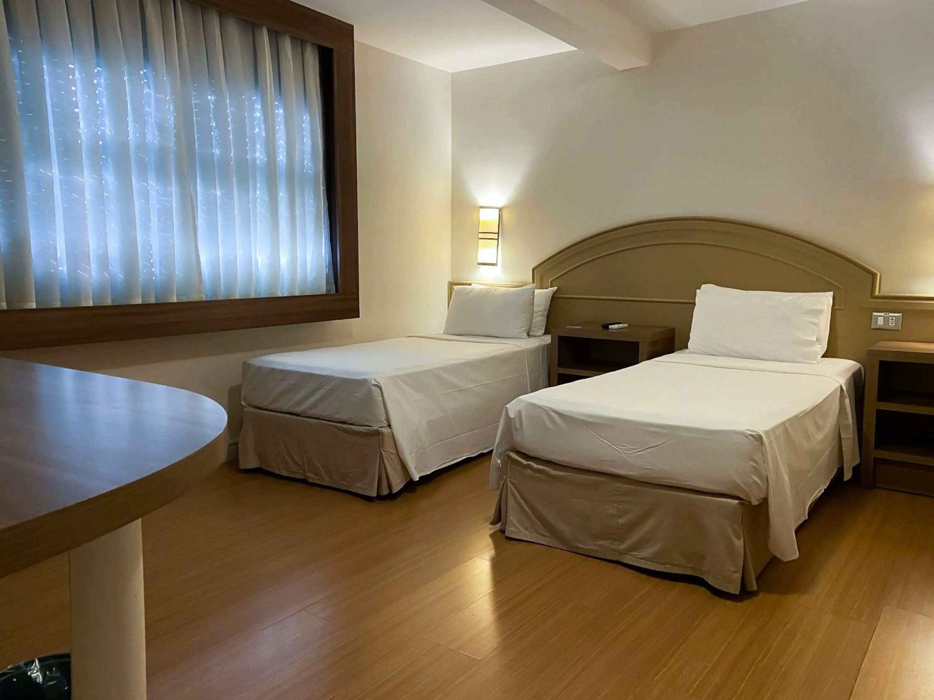 Standard Double Room - single occupancy in Master Porto Alegre Hotel - Av Carlos Gomes, Próximo ao Consulado Americano