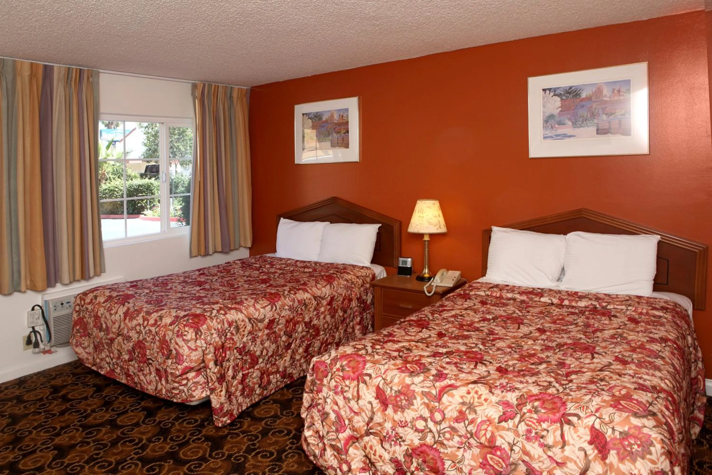 Double Room - Non-Smoking  in Granada Inn