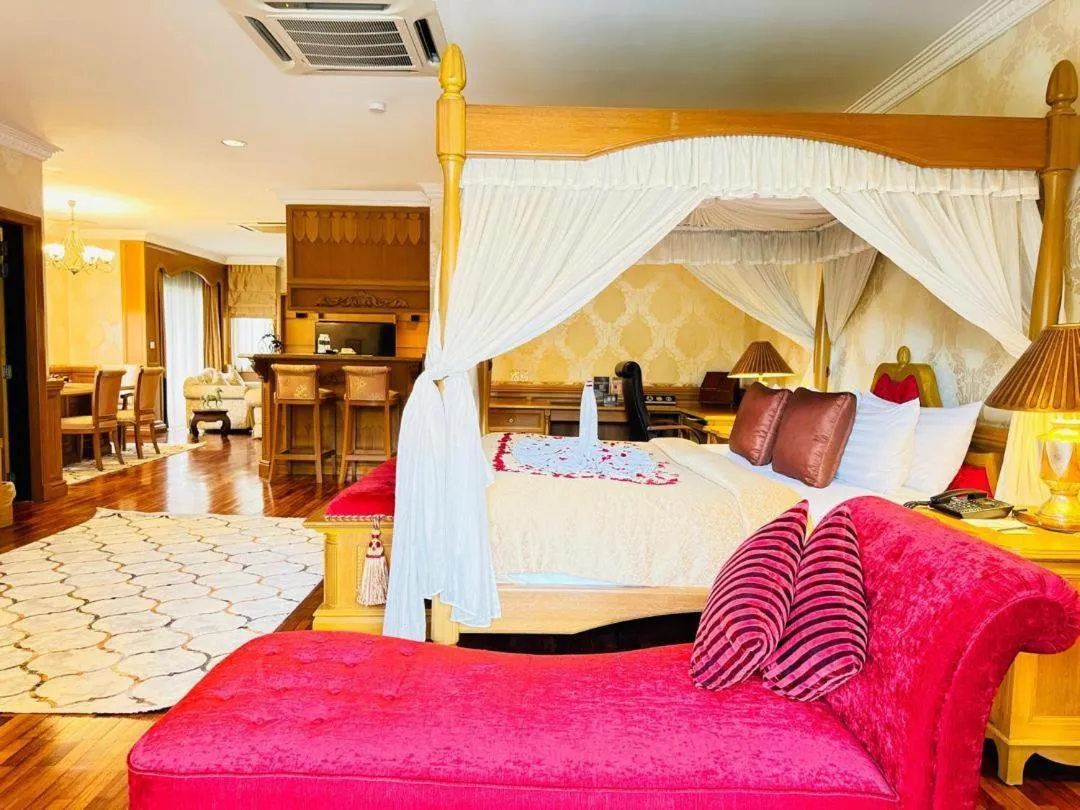 Mawar Suite in Cyberview Resort & Spa