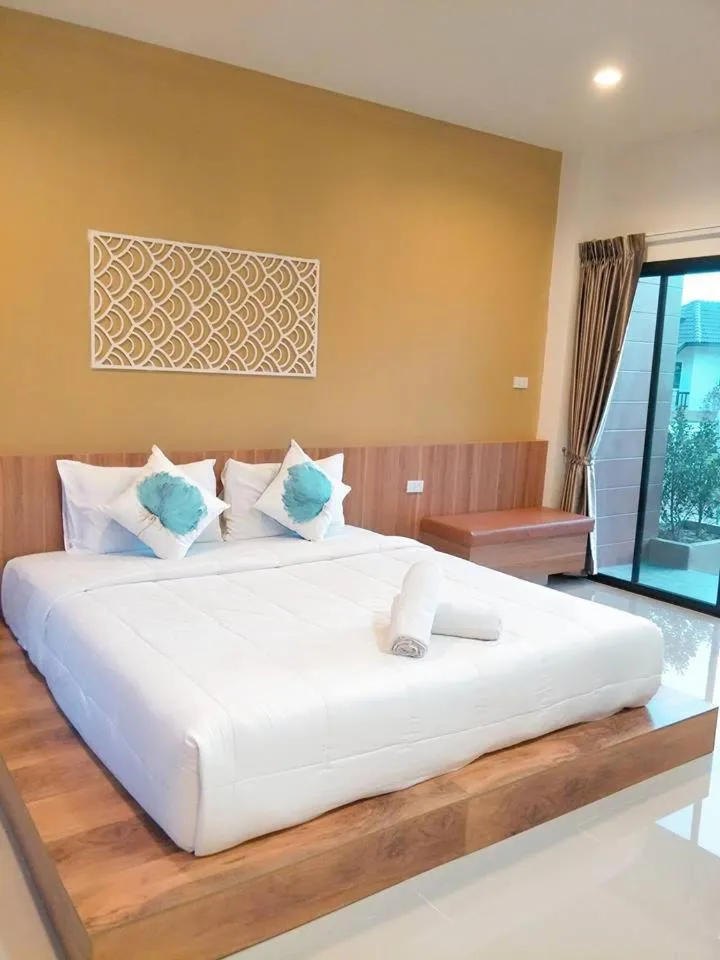 King Room with Balcony in Suwi Coco Ville Resort