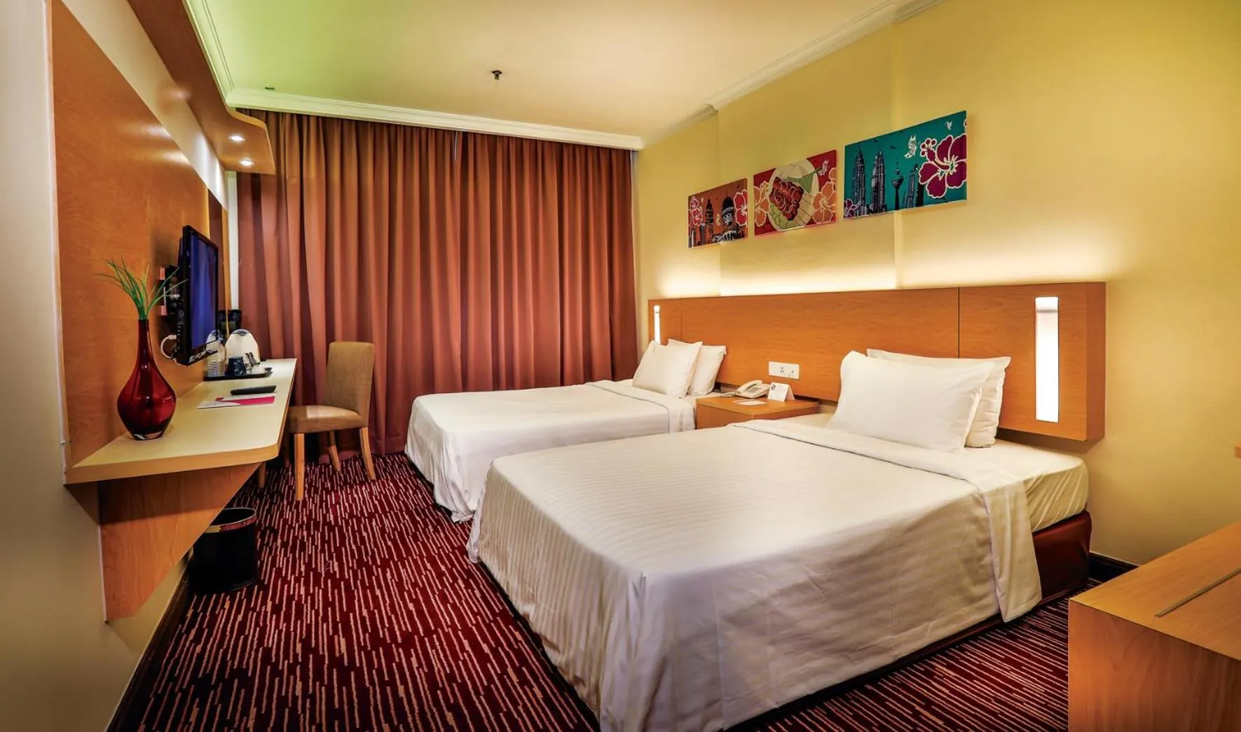 Deluxe Room in RHR Hotel Kajang