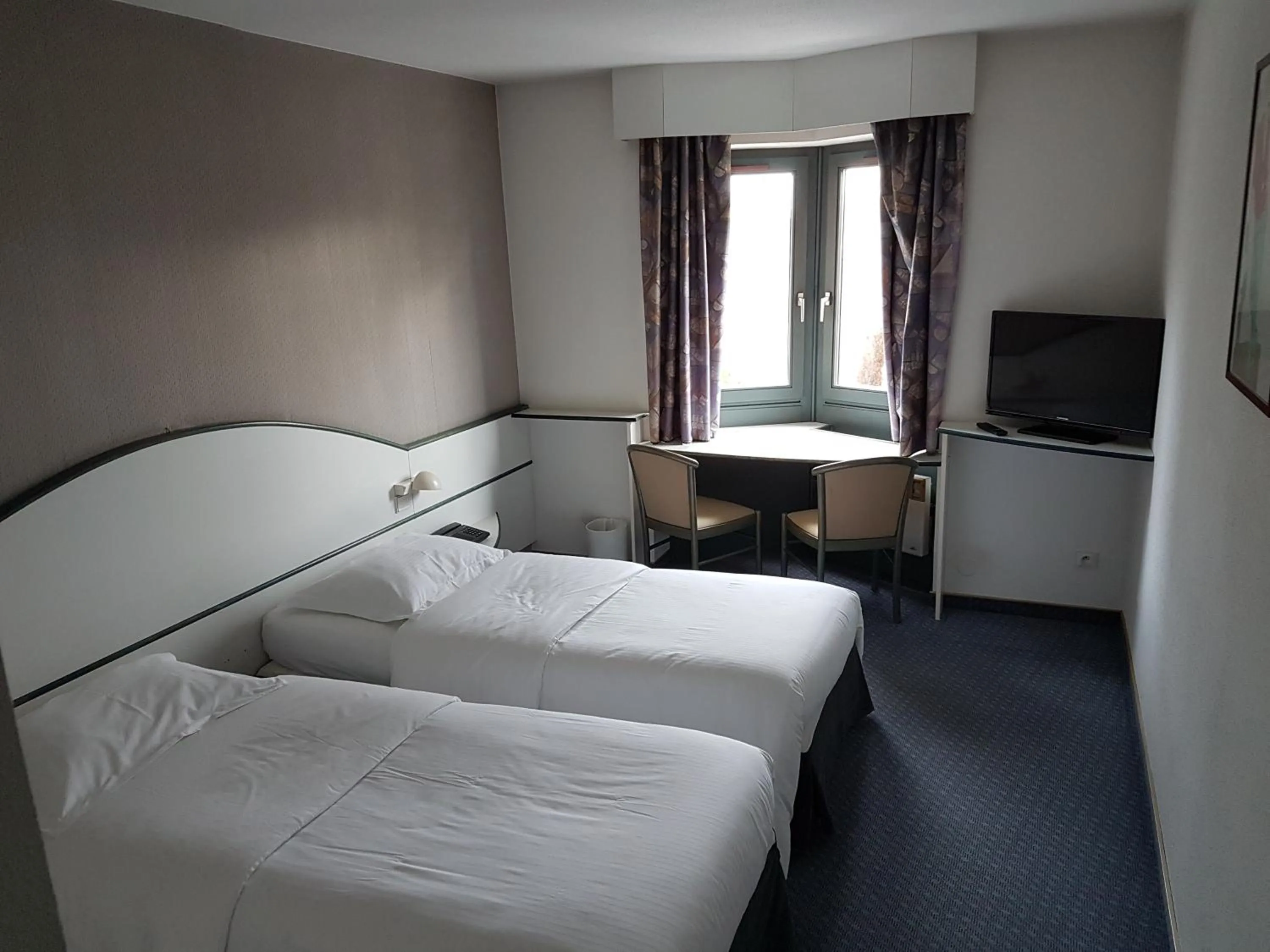 Twin Room in Hotel Restaurant La Tour Romaine - Haguenau - Strasbourg Nord