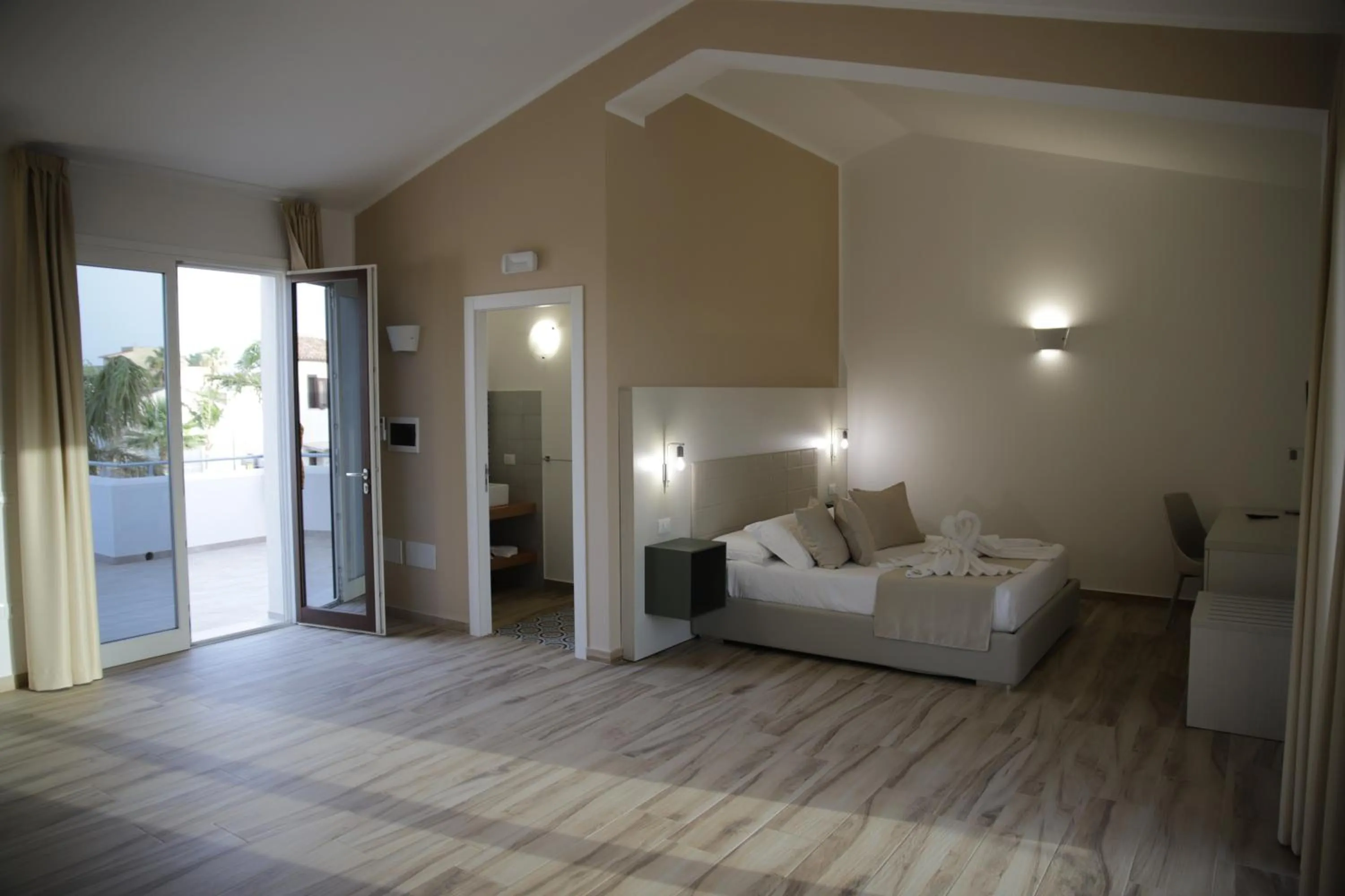 Suite with Sea View in Oasi Guzzetta Hotel&Case Vacanze