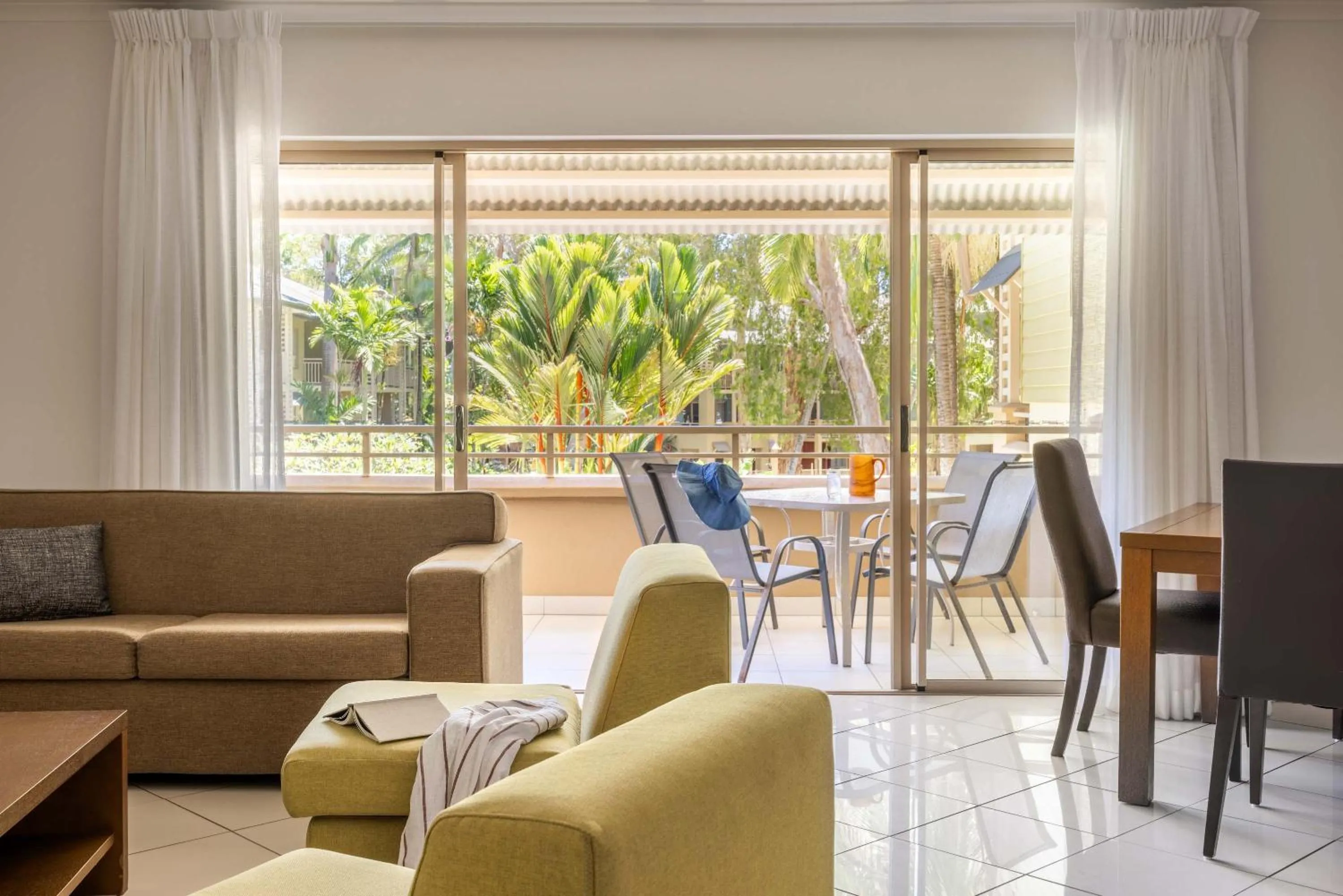 One-Bedroom Apartment in Mantra Amphora